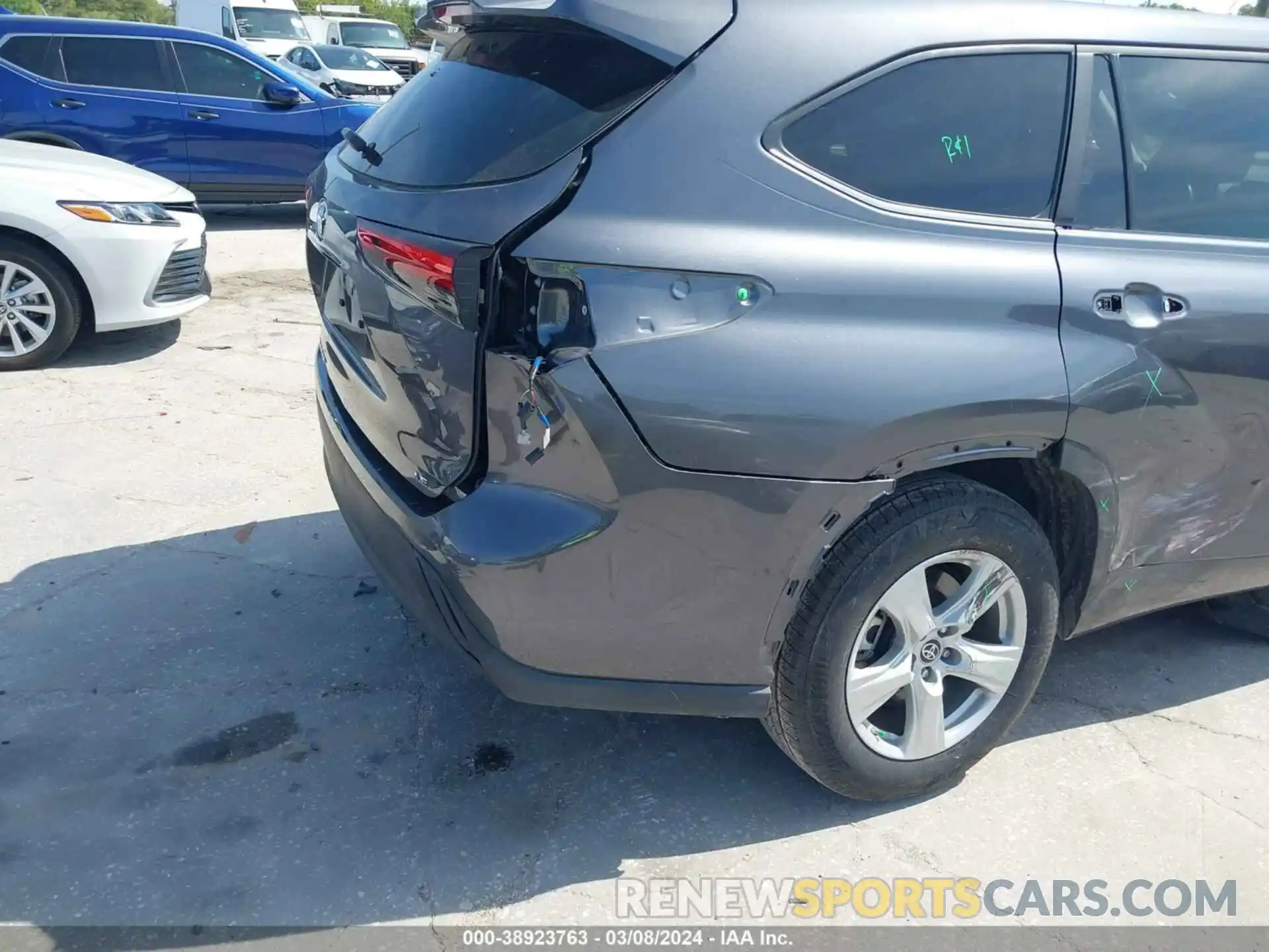 18 Photograph of a damaged car 5TDKDRAH7PS046647 TOYOTA HIGHLANDER 2023