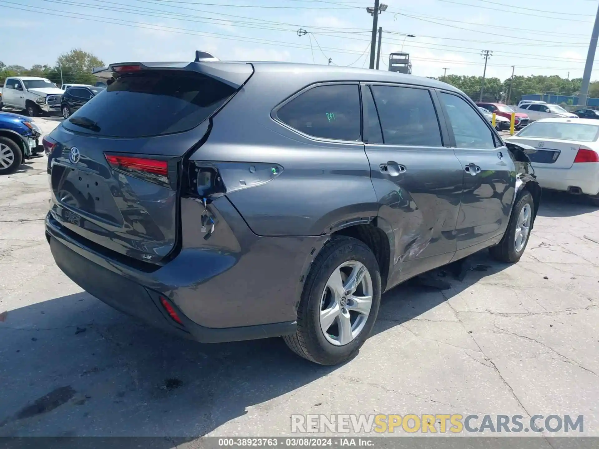 4 Photograph of a damaged car 5TDKDRAH7PS046647 TOYOTA HIGHLANDER 2023