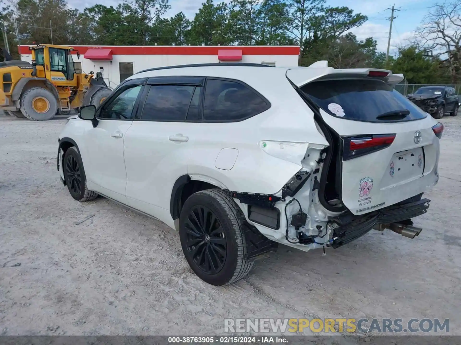 3 Photograph of a damaged car 5TDKDRAH9PS023175 TOYOTA HIGHLANDER 2023