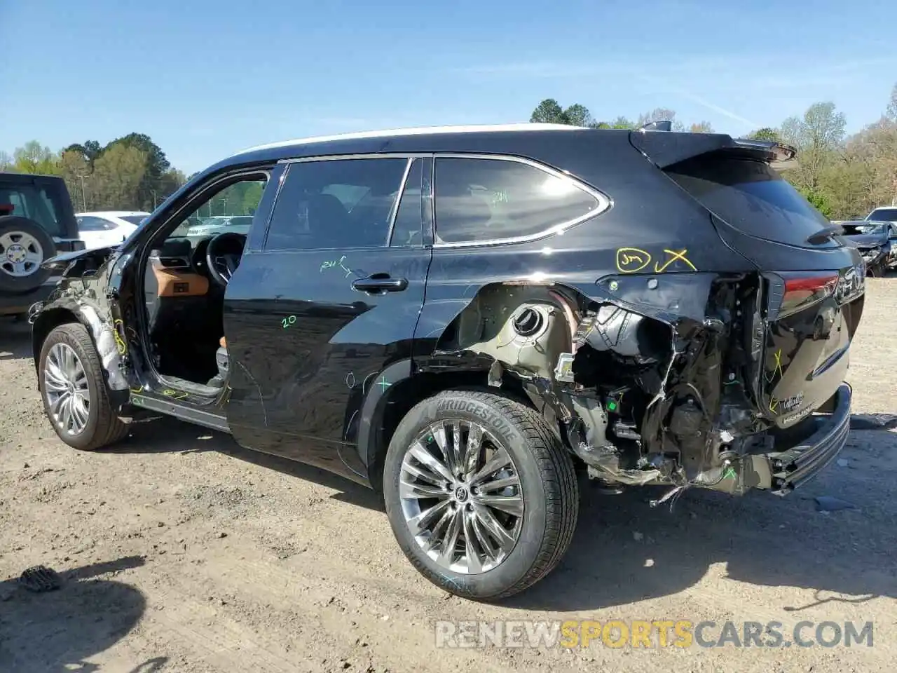 2 Photograph of a damaged car 5TDKDRAHXPS007194 TOYOTA HIGHLANDER 2023