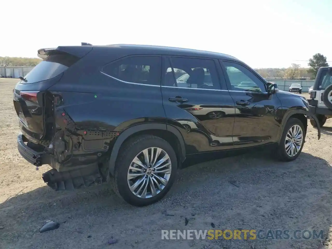 3 Photograph of a damaged car 5TDKDRAHXPS007194 TOYOTA HIGHLANDER 2023