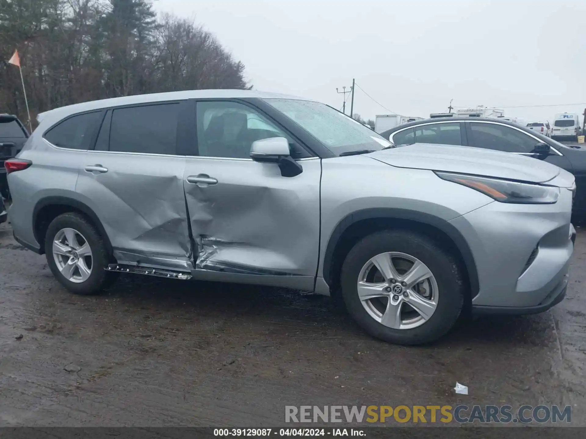 13 Photograph of a damaged car 5TDKDRAHXPS046173 TOYOTA HIGHLANDER 2023