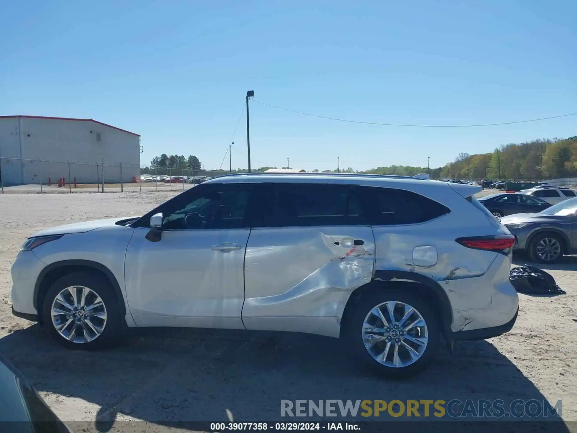 14 Photograph of a damaged car 5TDKDRBH1PS025338 TOYOTA HIGHLANDER 2023