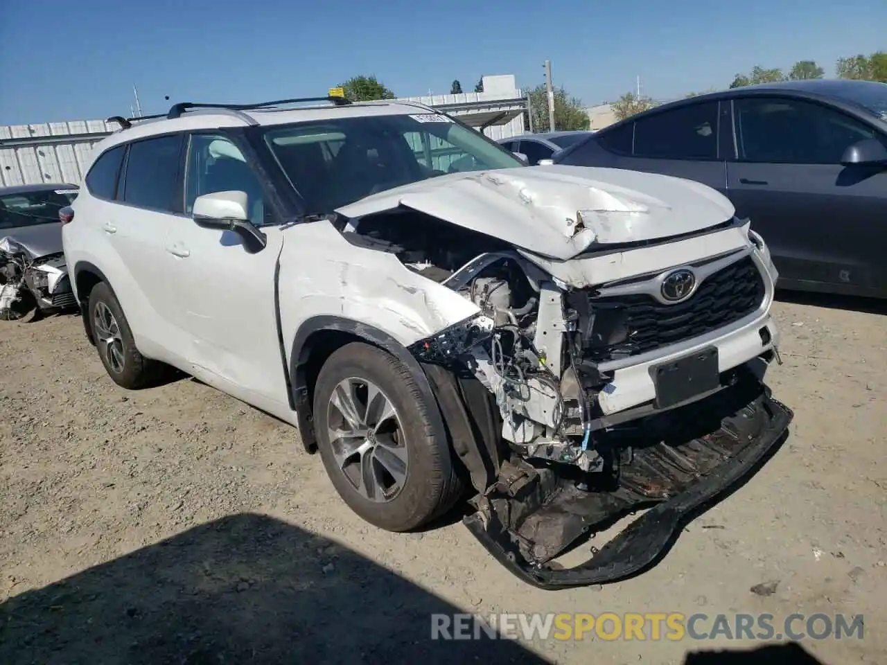 4 Photograph of a damaged car 5TDKDRBH5PS003407 TOYOTA HIGHLANDER 2023