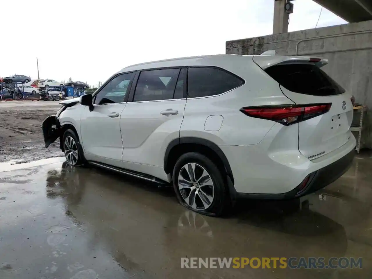 2 Photograph of a damaged car 5TDKDRBH8PS009069 TOYOTA HIGHLANDER 2023