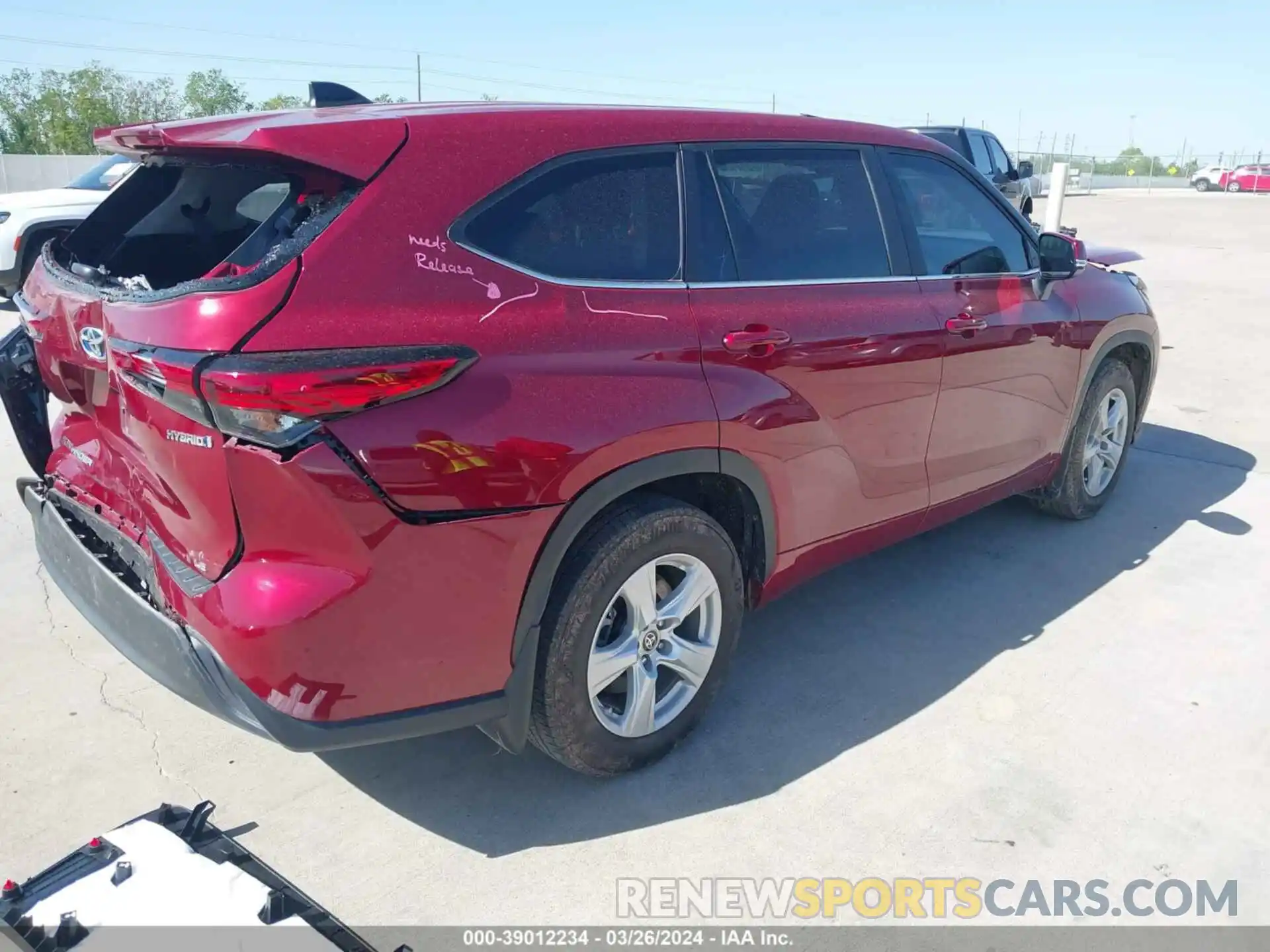 4 Photograph of a damaged car 5TDZARAH6PS519221 TOYOTA HIGHLANDER 2023