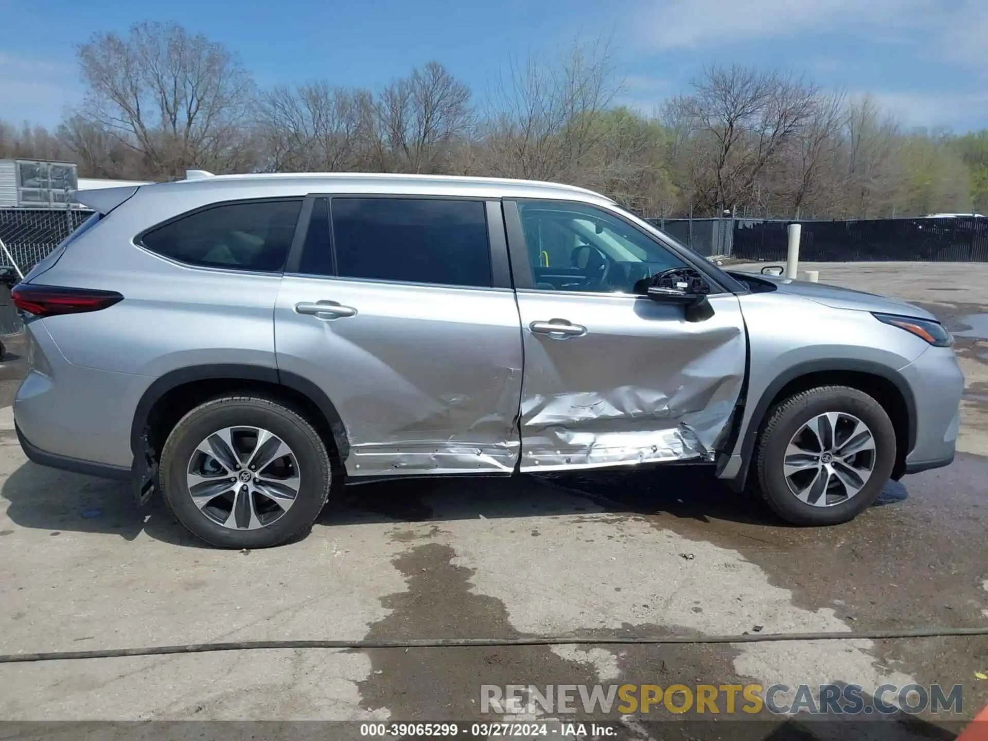 14 Photograph of a damaged car 5TDKDRBH6RS530374 TOYOTA HIGHLANDER 2024