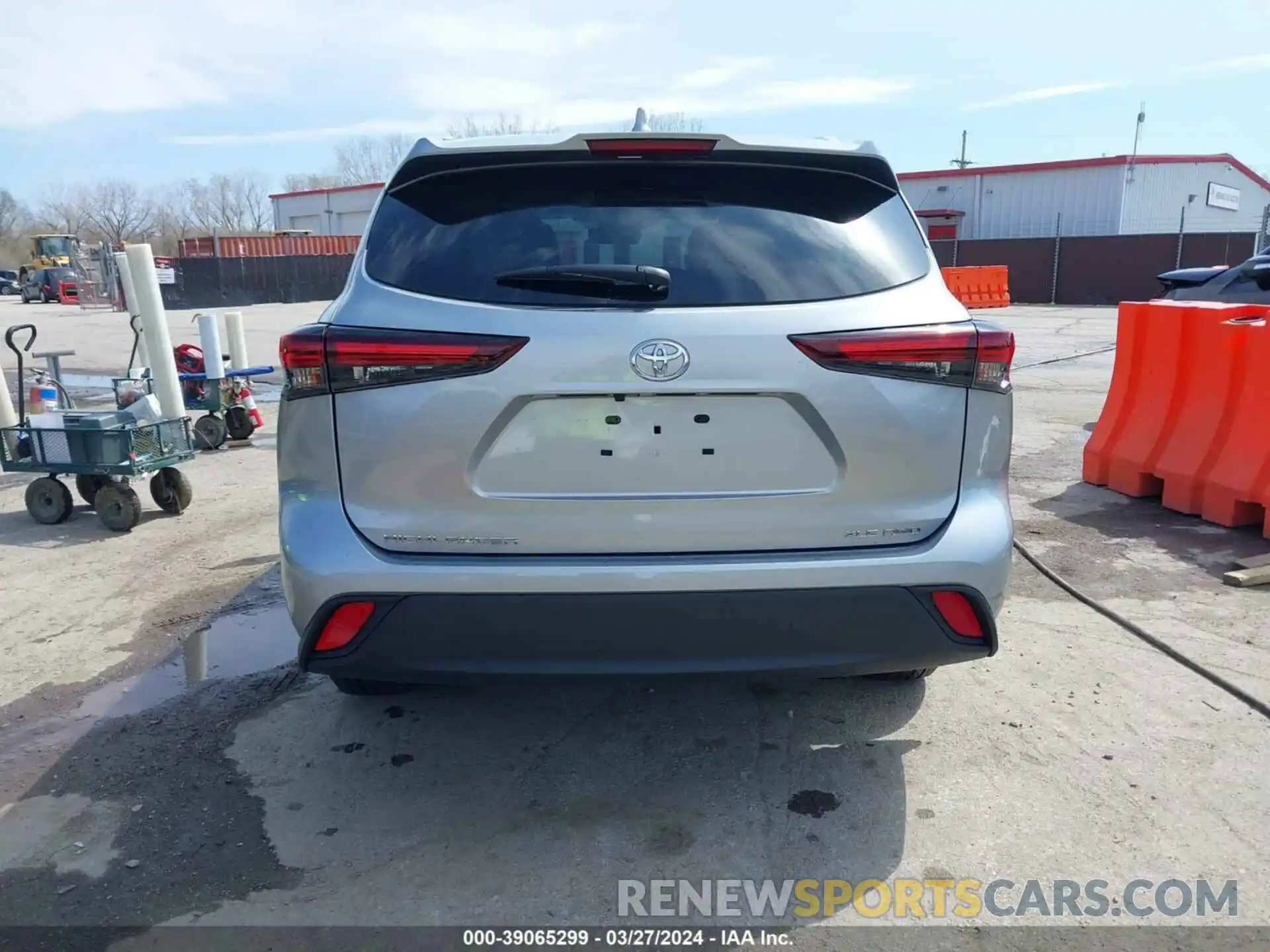 17 Photograph of a damaged car 5TDKDRBH6RS530374 TOYOTA HIGHLANDER 2024