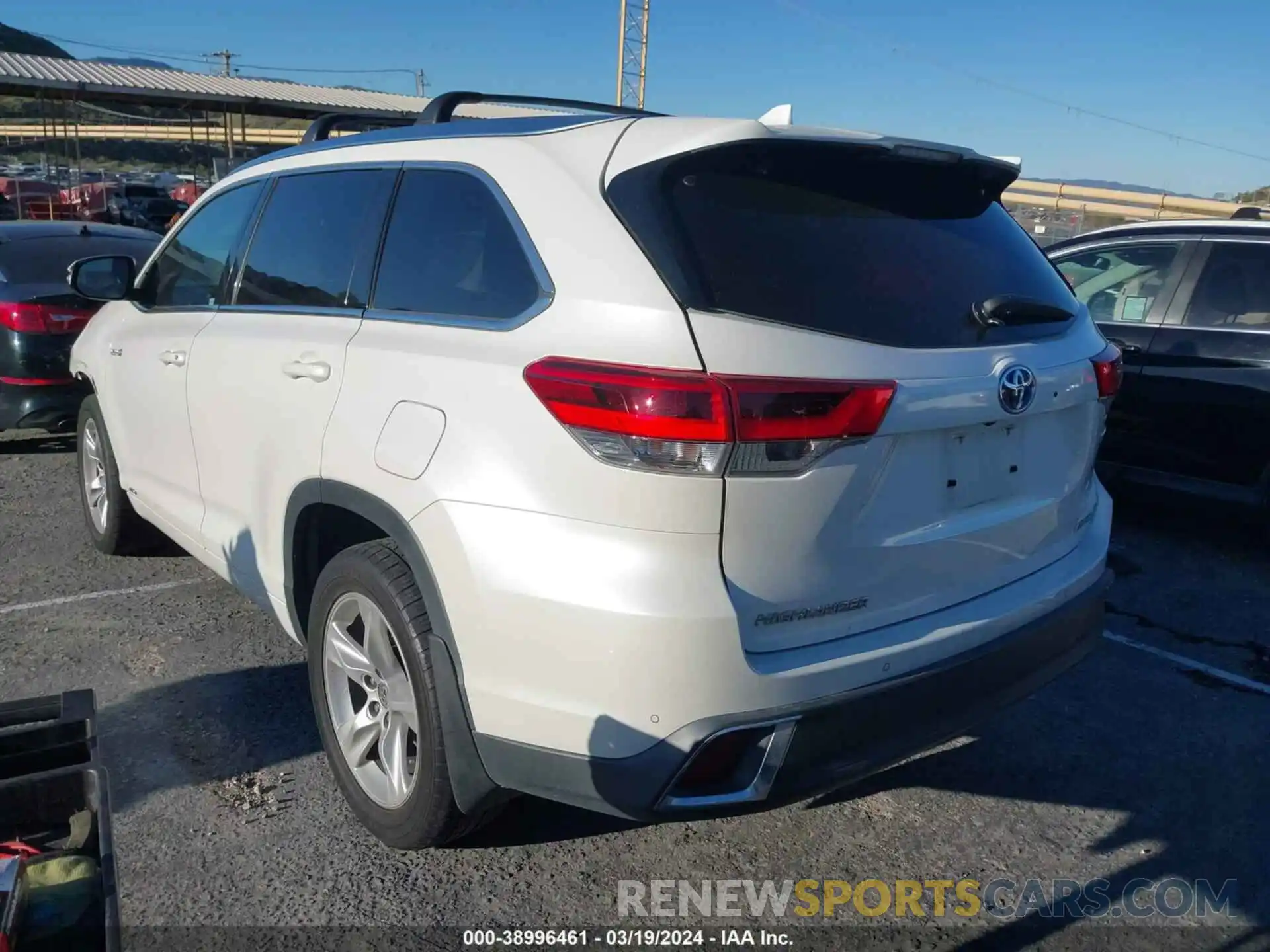 3 Photograph of a damaged car 5TDDGRFH0KS054896 TOYOTA HIGHLANDER HYBRID 2019