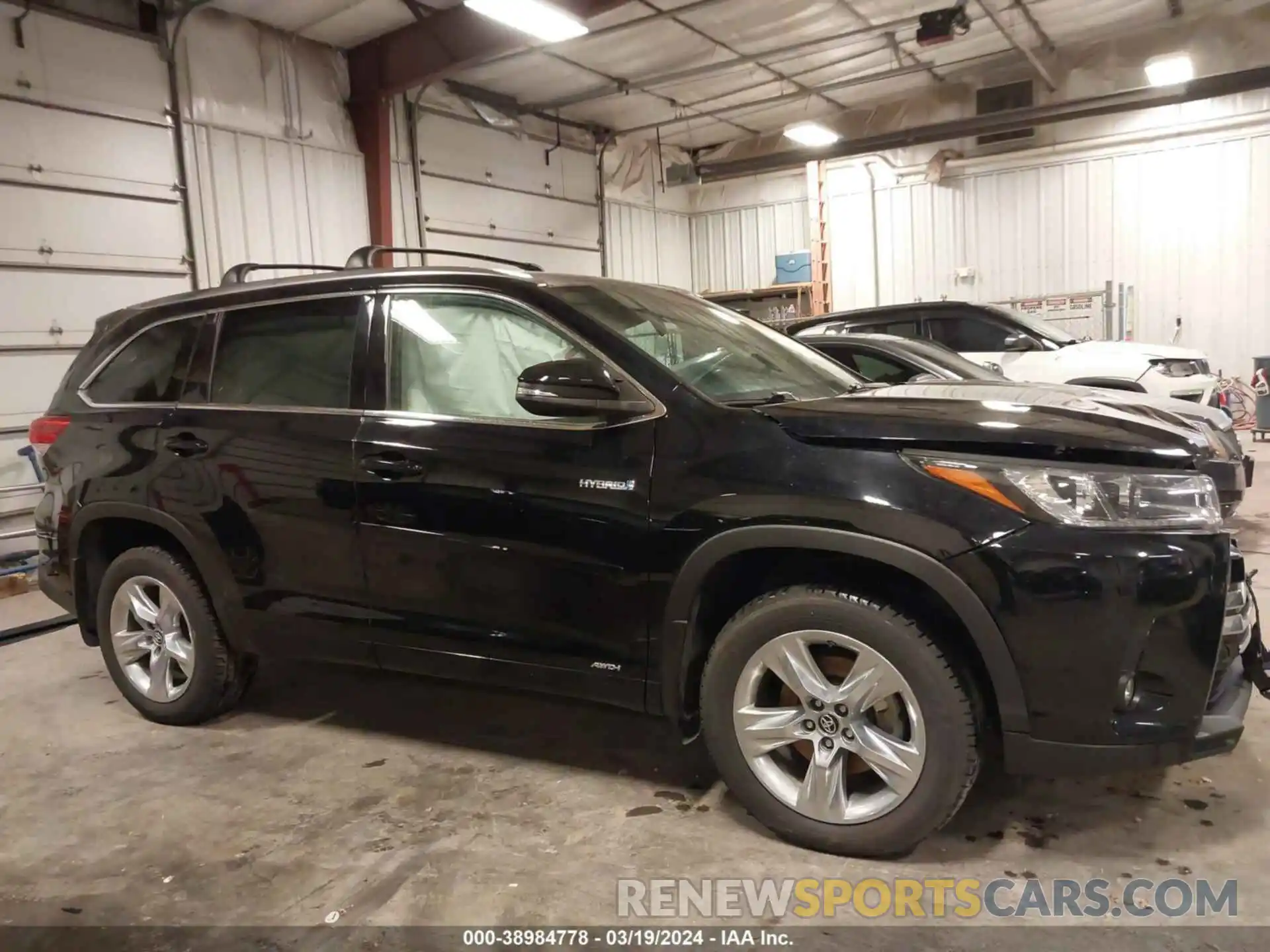 14 Photograph of a damaged car 5TDDGRFH5KS068129 TOYOTA HIGHLANDER HYBRID 2019