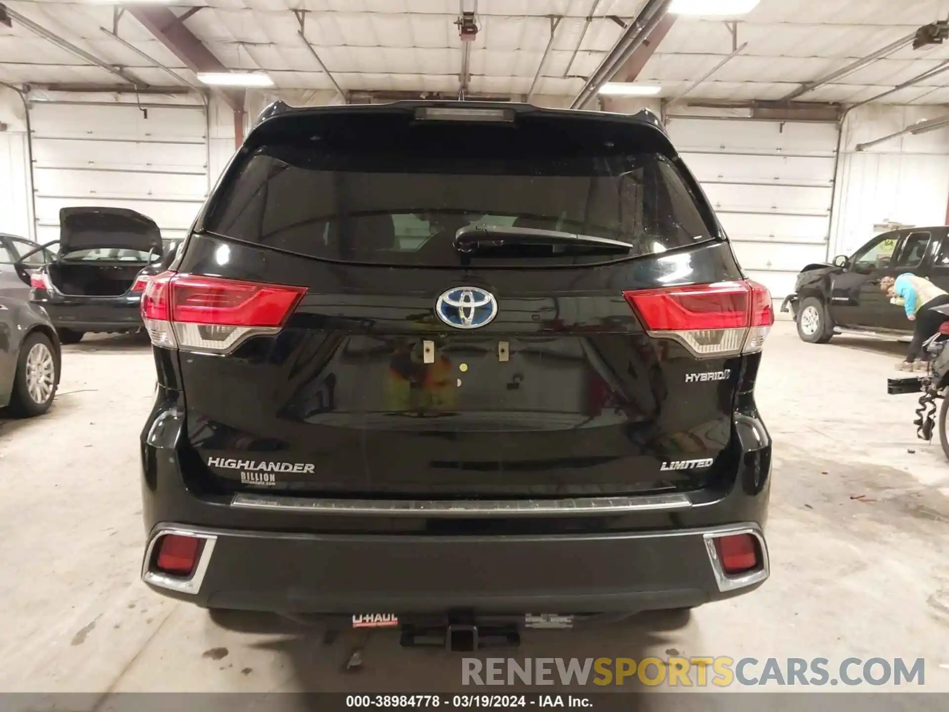 17 Photograph of a damaged car 5TDDGRFH5KS068129 TOYOTA HIGHLANDER HYBRID 2019