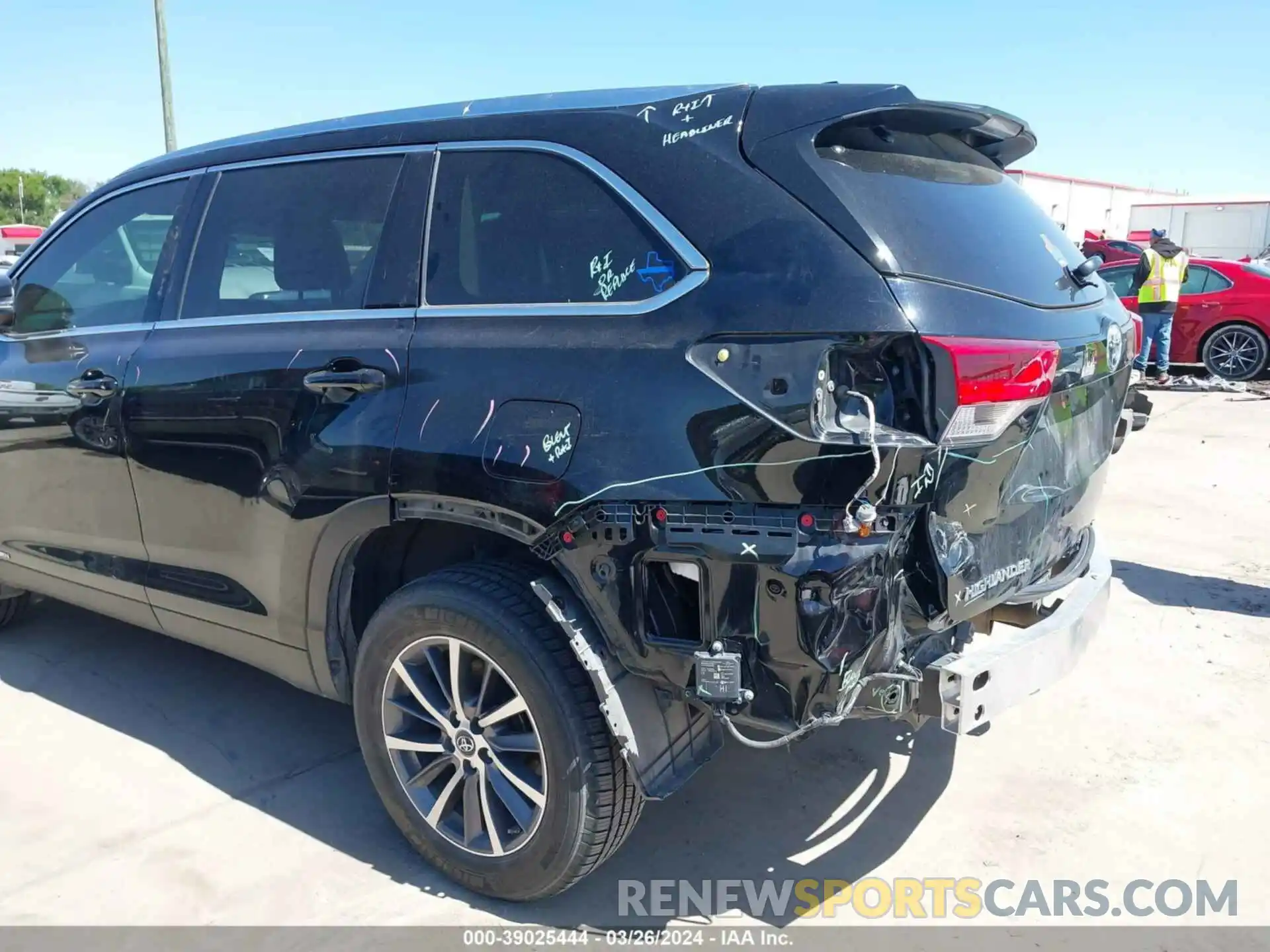 6 Photograph of a damaged car 5TDJGRFH0KS077968 TOYOTA HIGHLANDER HYBRID 2019