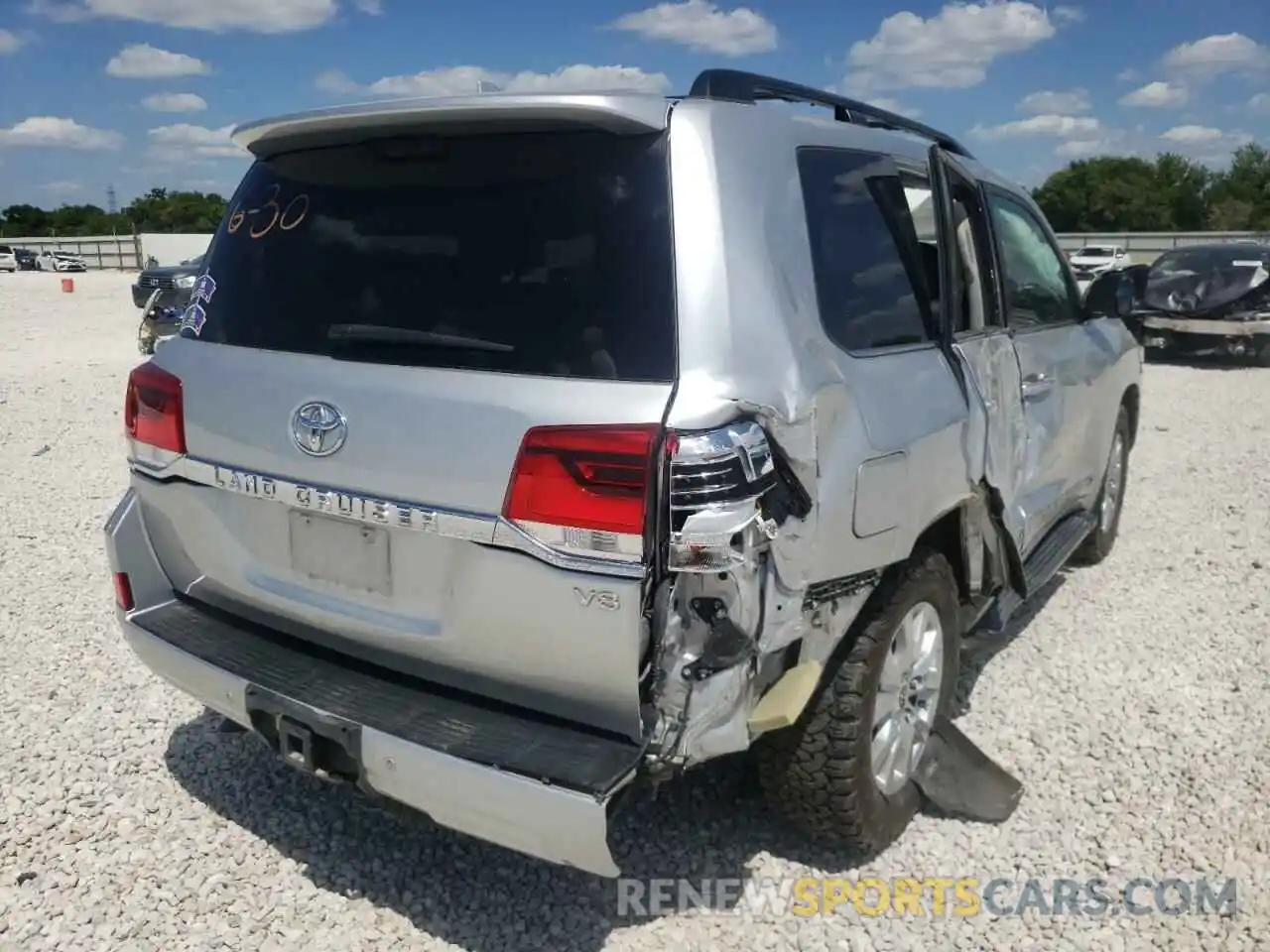 4 Photograph of a damaged car JTMCY7AJ0K4075007 TOYOTA LAND CRUIS 2019