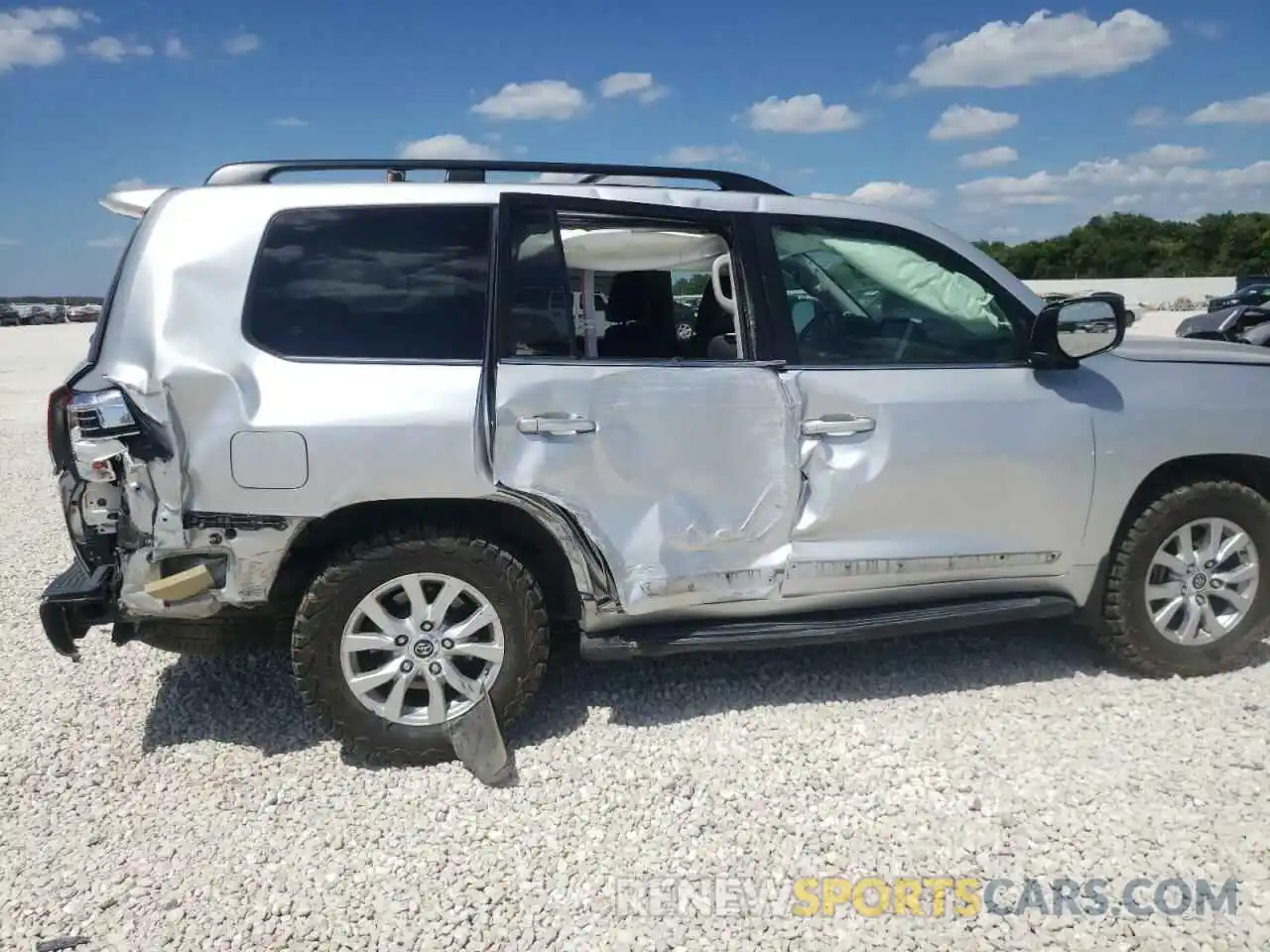 9 Photograph of a damaged car JTMCY7AJ0K4075007 TOYOTA LAND CRUIS 2019