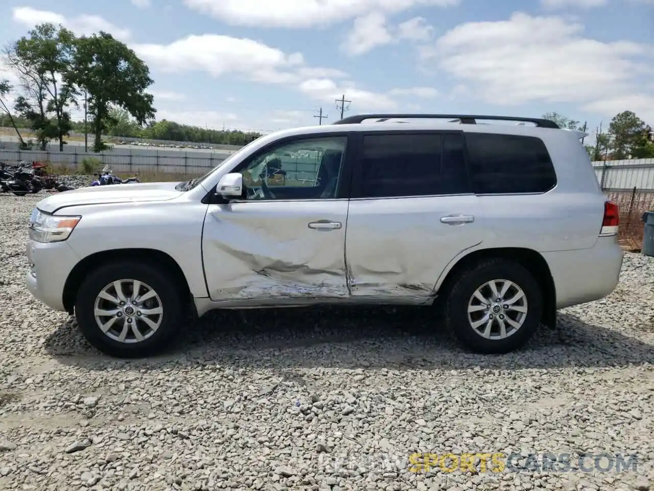 9 Photograph of a damaged car JTMCY7AJ0K4075461 TOYOTA LAND CRUIS 2019