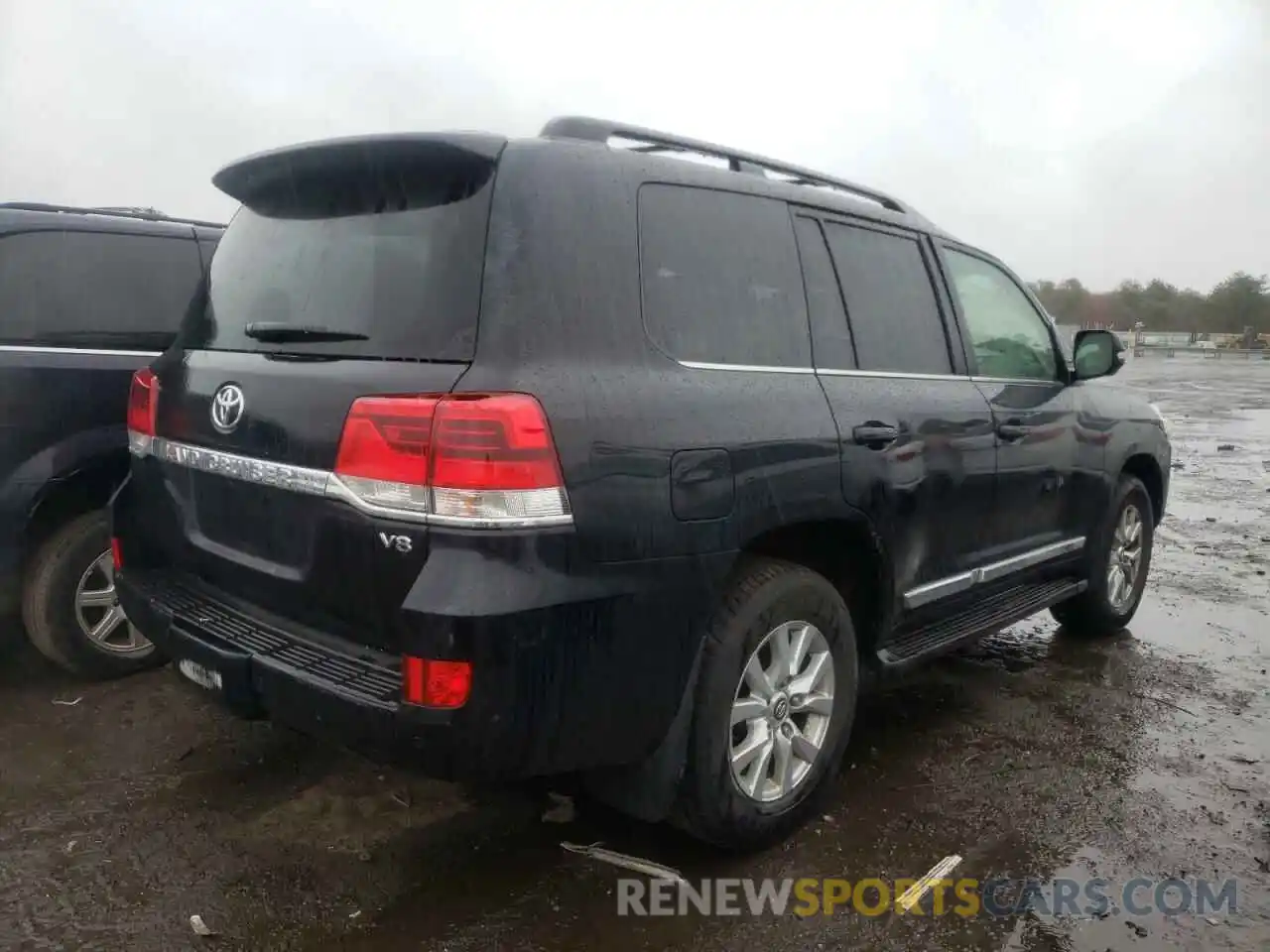 4 Photograph of a damaged car JTMCY7AJ0K4083141 TOYOTA LAND CRUIS 2019