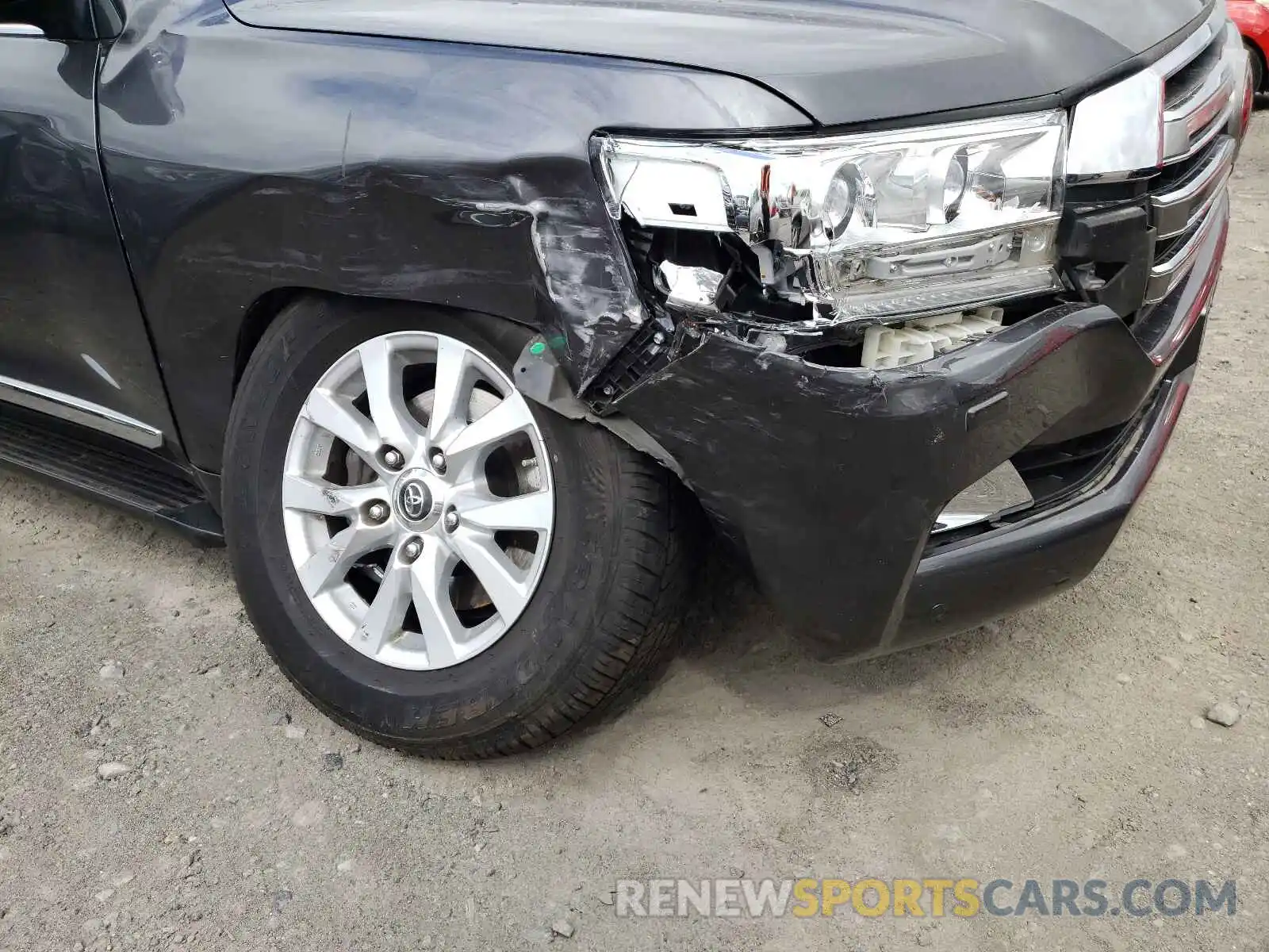 9 Photograph of a damaged car JTMCY7AJ1K4081916 TOYOTA LAND CRUIS 2019