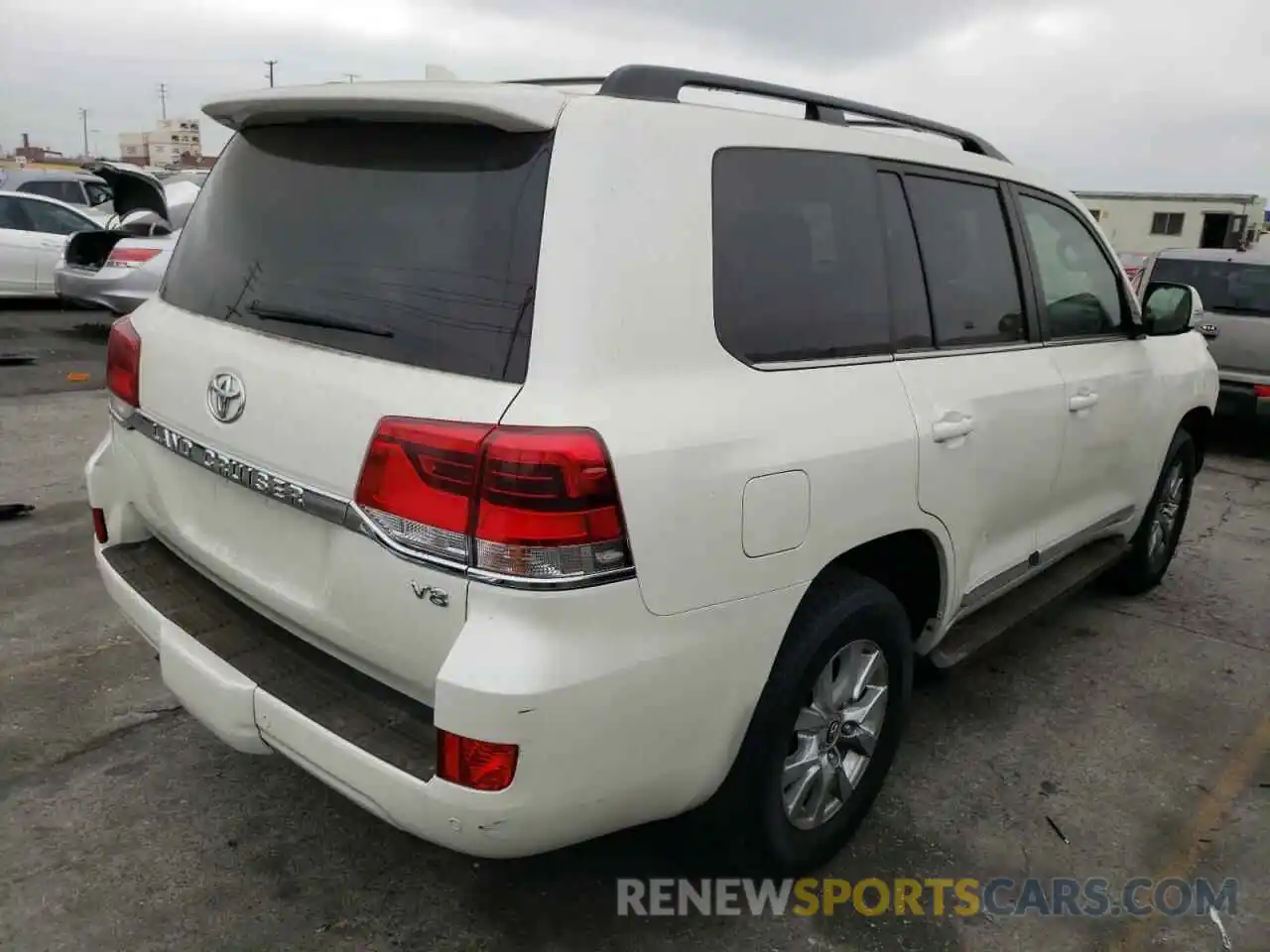 4 Photograph of a damaged car JTMCY7AJ2K4076322 TOYOTA LAND CRUIS 2019