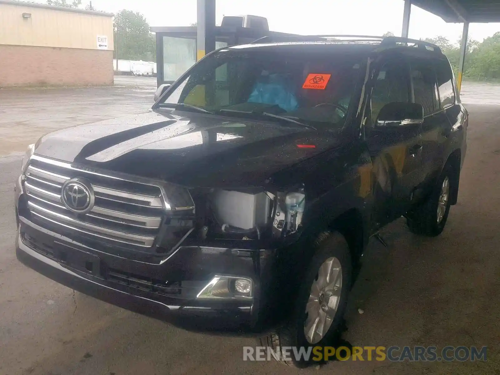 2 Photograph of a damaged car JTMCY7AJ2K4077549 TOYOTA LAND CRUIS 2019