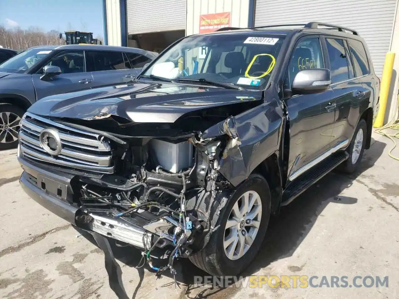 2 Photograph of a damaged car JTMCY7AJ3K4081898 TOYOTA LAND CRUIS 2019