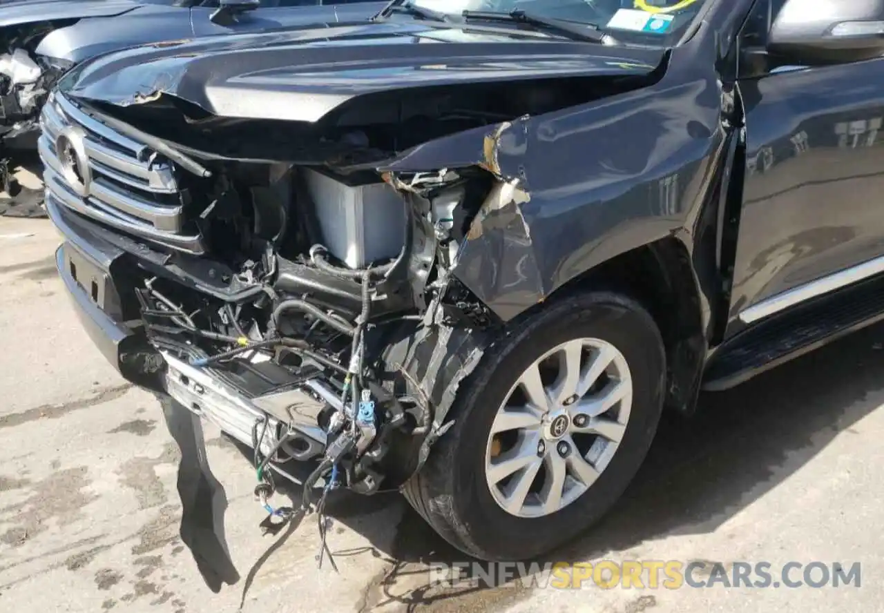 9 Photograph of a damaged car JTMCY7AJ3K4081898 TOYOTA LAND CRUIS 2019