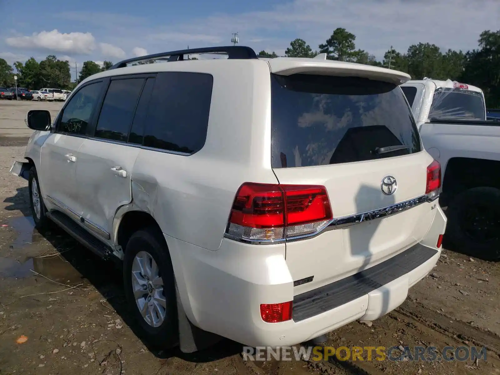 3 Photograph of a damaged car JTMCY7AJ6K4083760 TOYOTA LAND CRUIS 2019