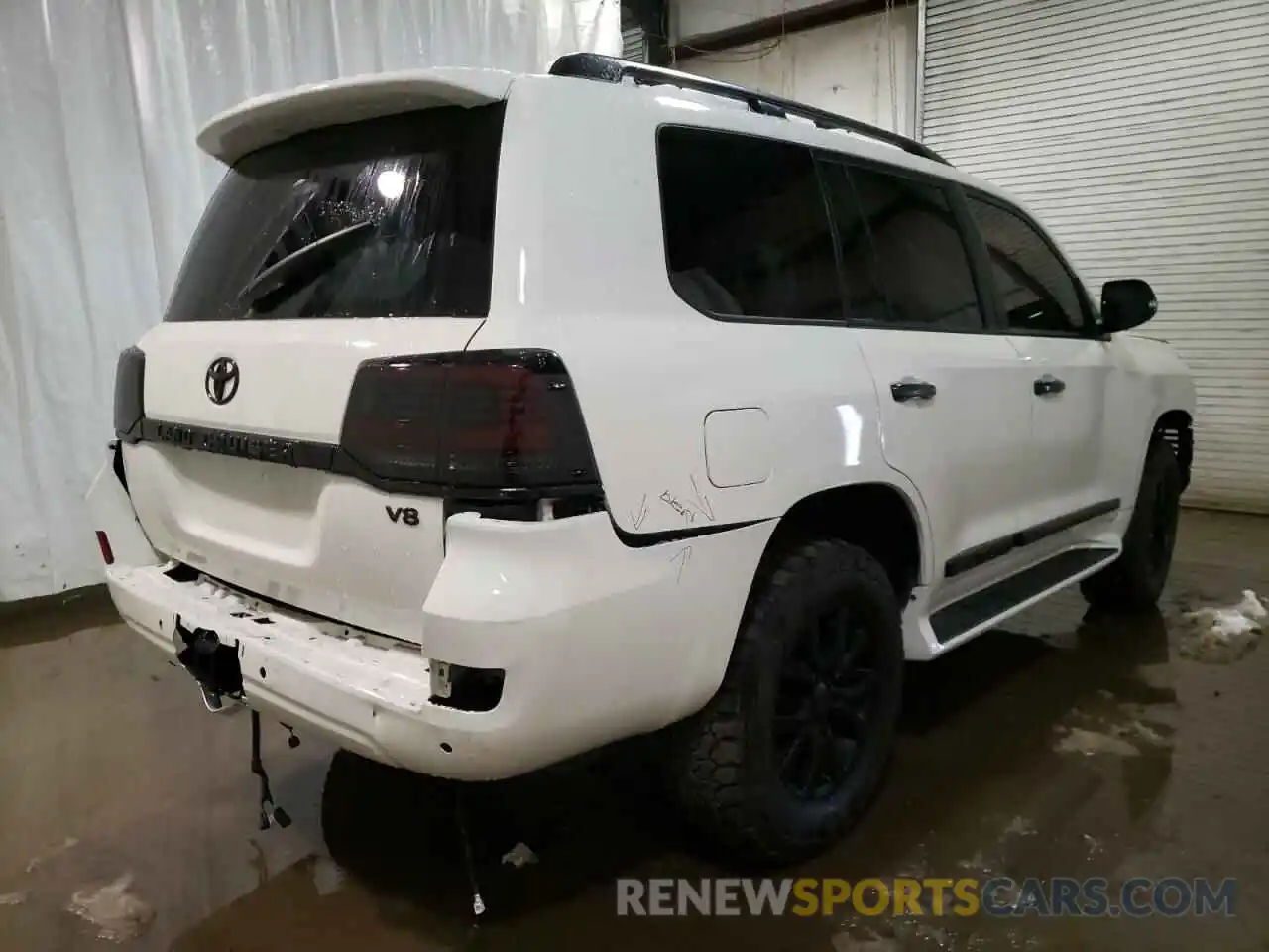 4 Photograph of a damaged car JTMCY7AJ7K4085632 TOYOTA LAND CRUIS 2019