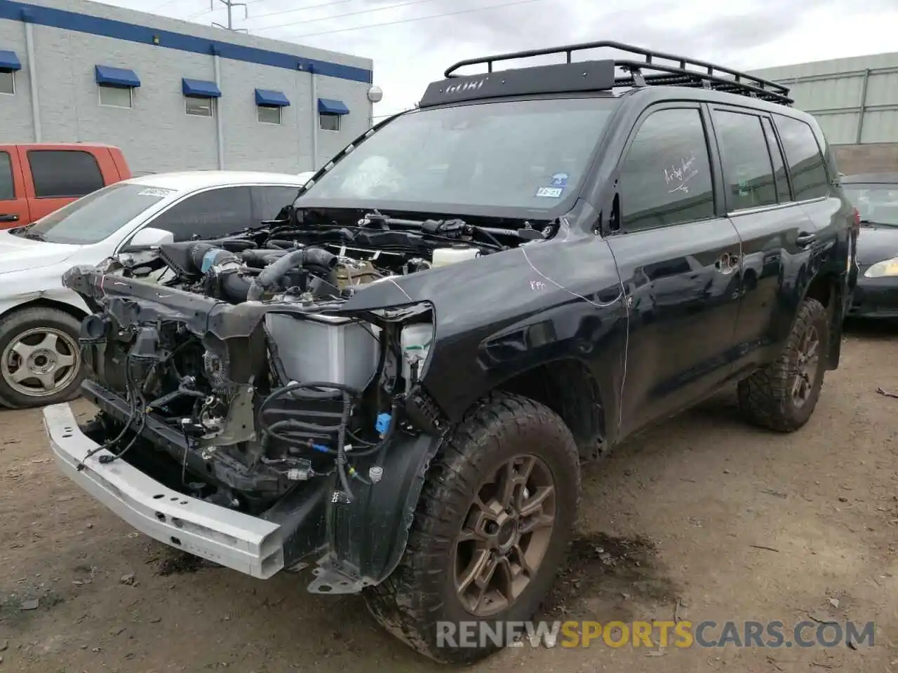 2 Photograph of a damaged car JTMCY7AJ0L4089393 TOYOTA LAND CRUIS 2020