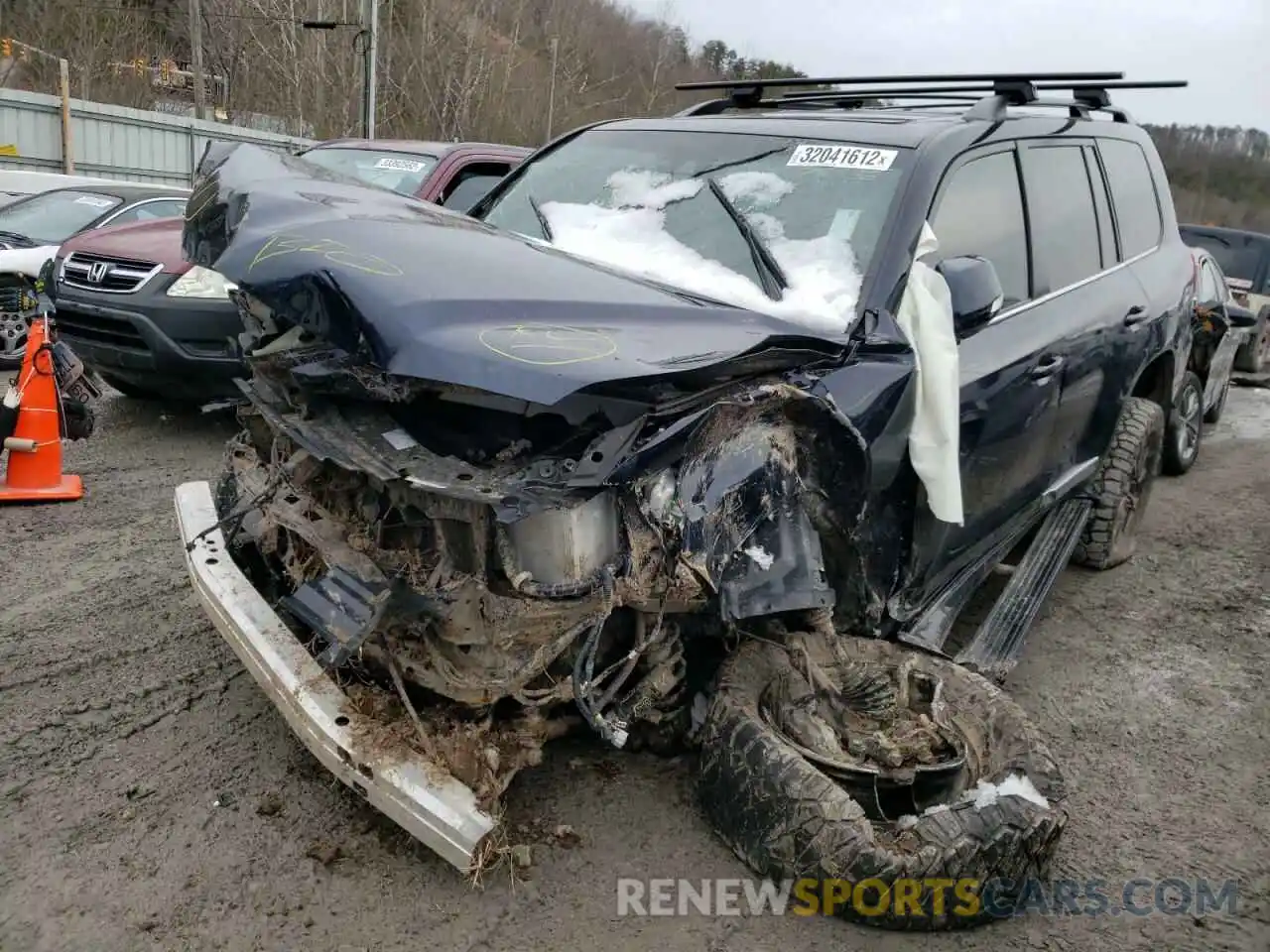 2 Photograph of a damaged car JTMCY7AJ4L4087081 TOYOTA LAND CRUIS 2020