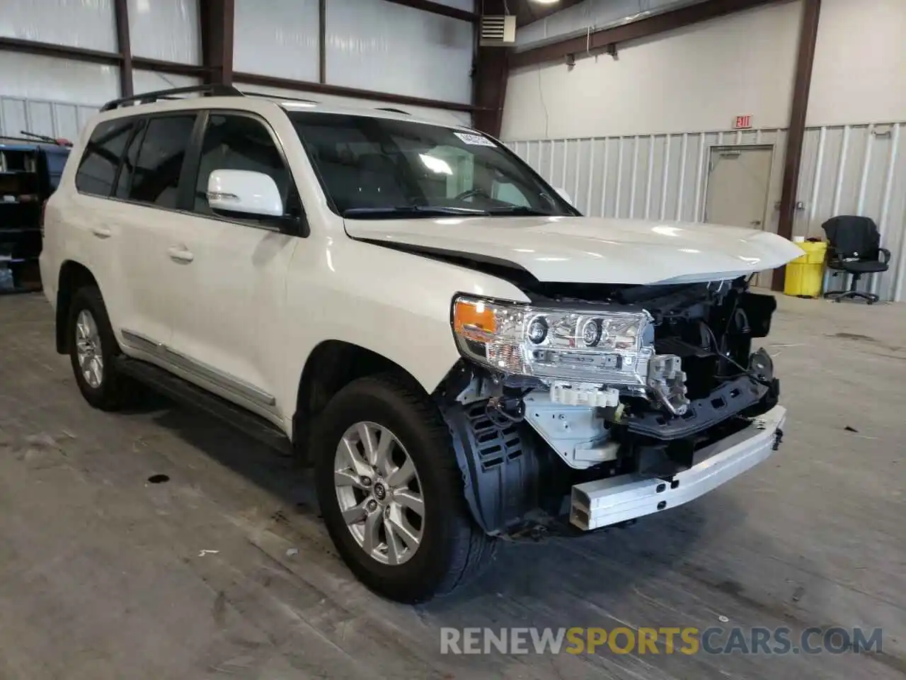 1 Photograph of a damaged car JTMCY7AJ0M4098371 TOYOTA LAND CRUIS 2021