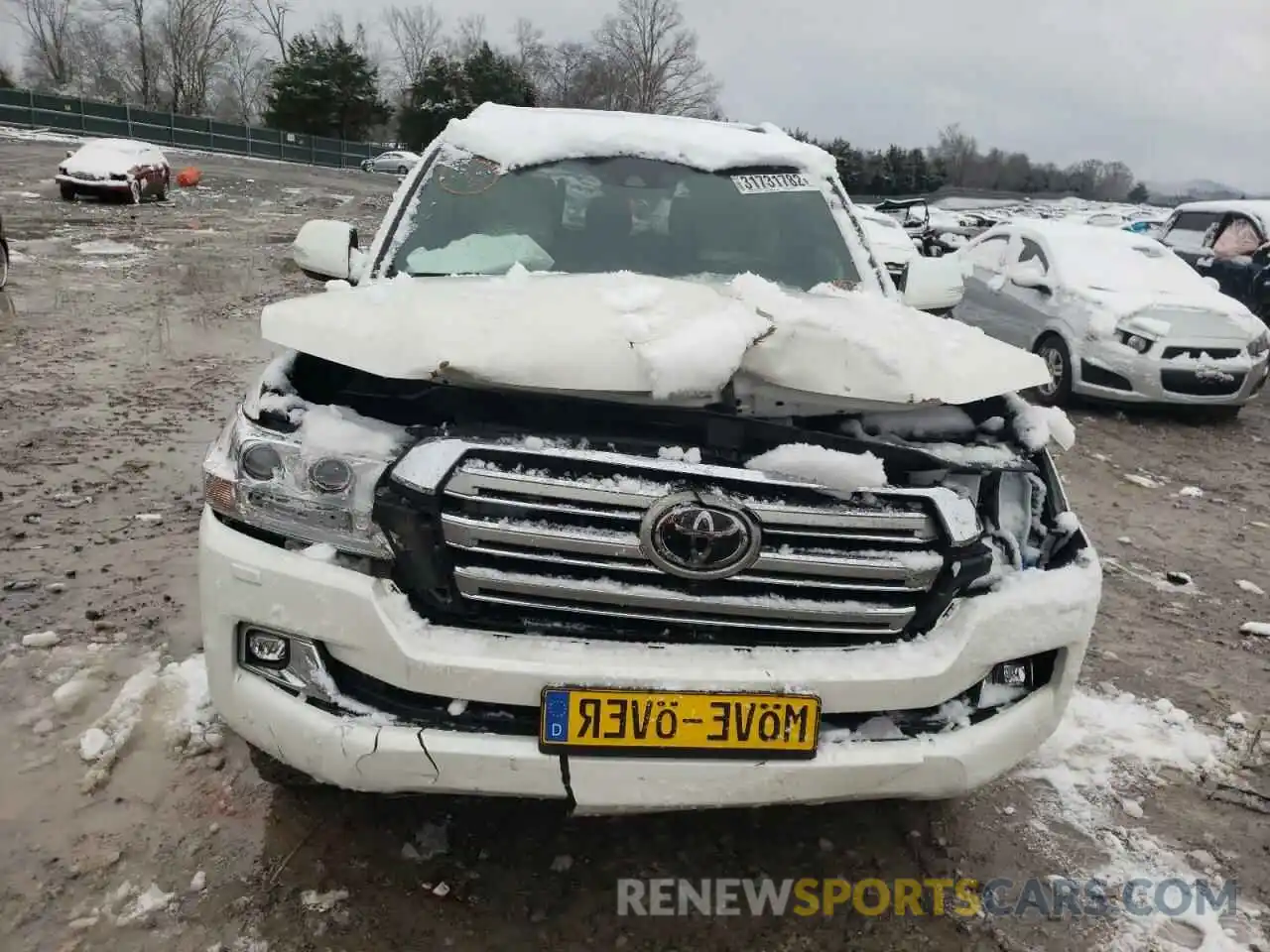 9 Photograph of a damaged car JTMCY7AJ1M4103075 TOYOTA LAND CRUIS 2021