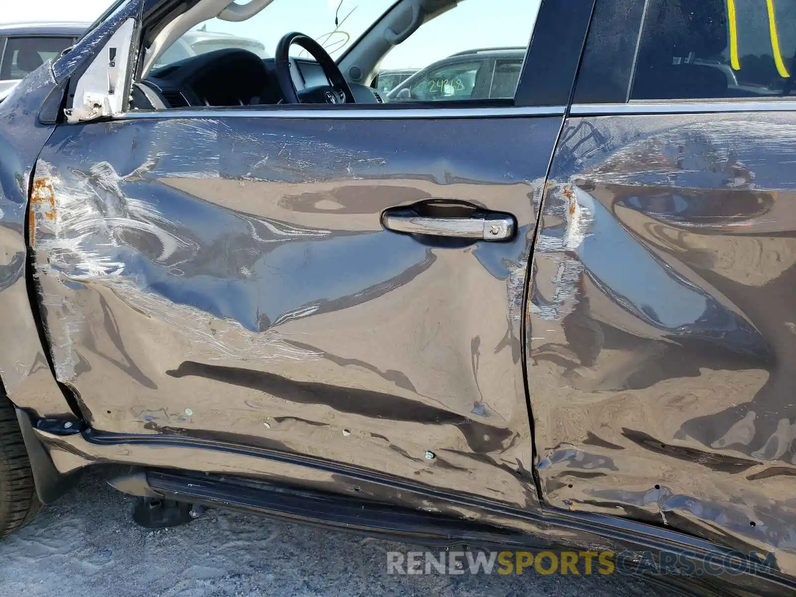 10 Photograph of a damaged car JTMCY7AJXM4102099 TOYOTA LAND CRUIS 2021