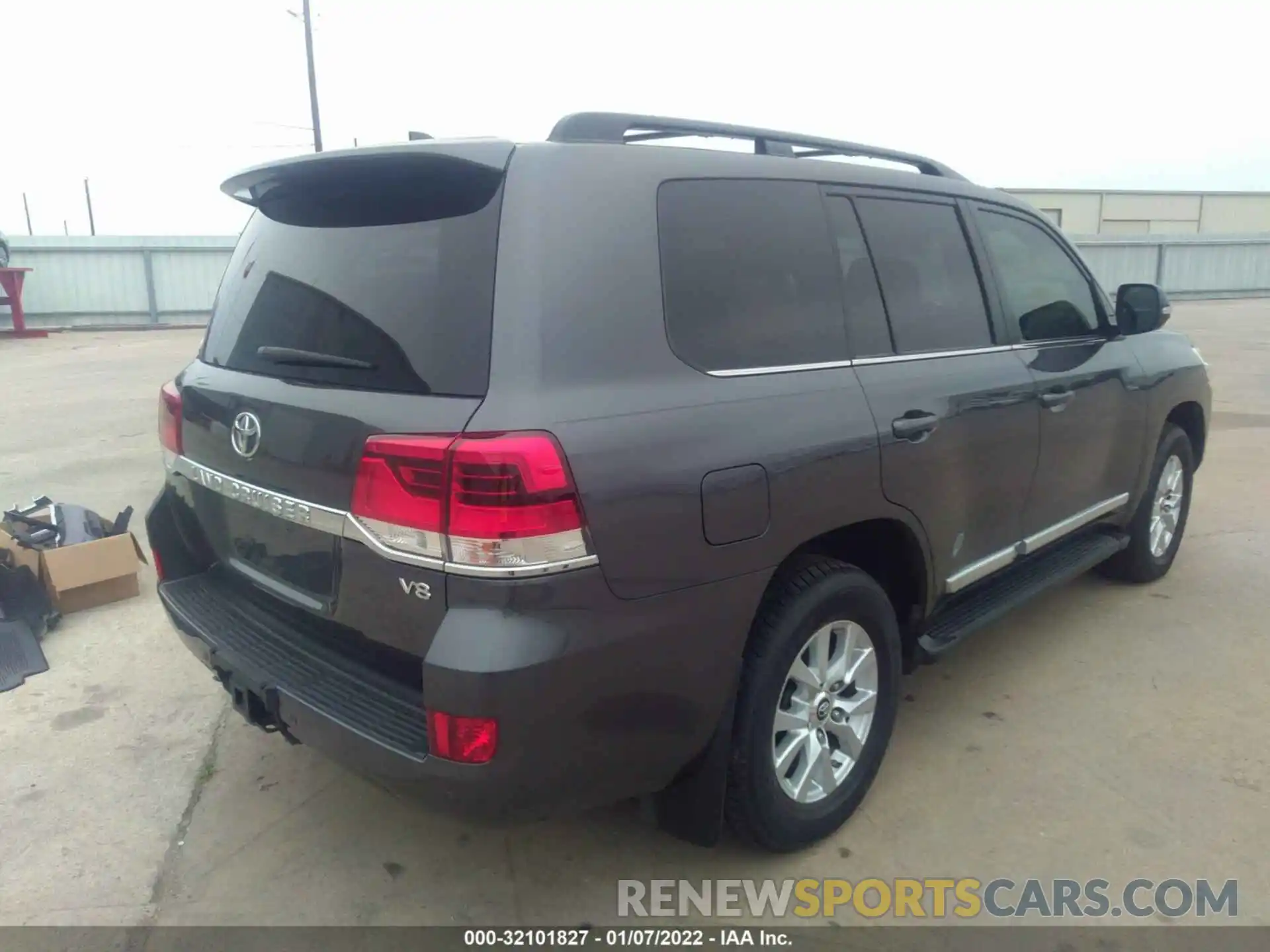 4 Photograph of a damaged car JTMCY7AJ1K4080197 TOYOTA LAND CRUISER 2019