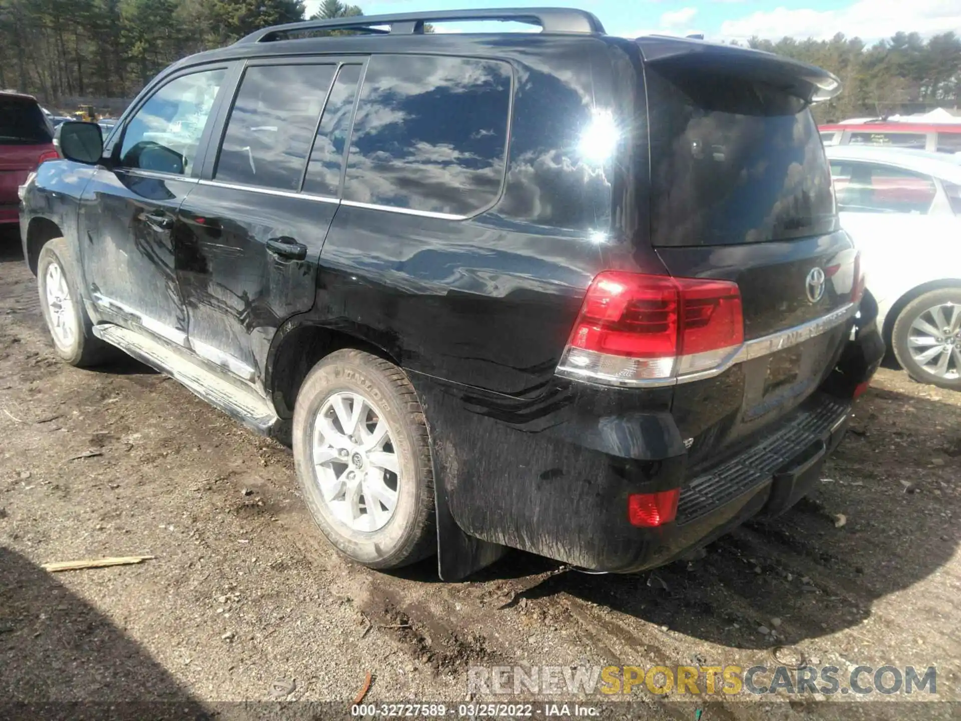 3 Photograph of a damaged car JTMCY7AJ3K4085398 TOYOTA LAND CRUISER 2019