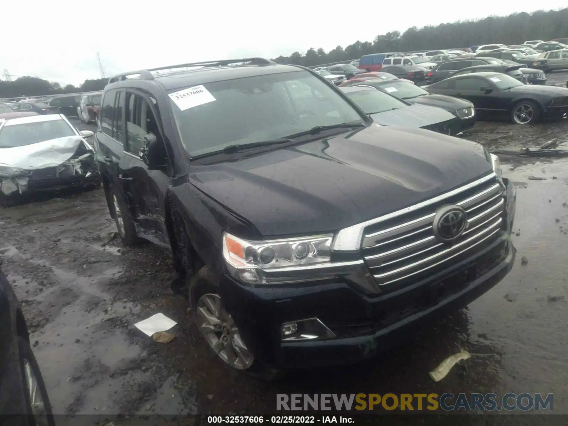 1 Photograph of a damaged car JTMCY7AJ6K4075612 TOYOTA LAND CRUISER 2019