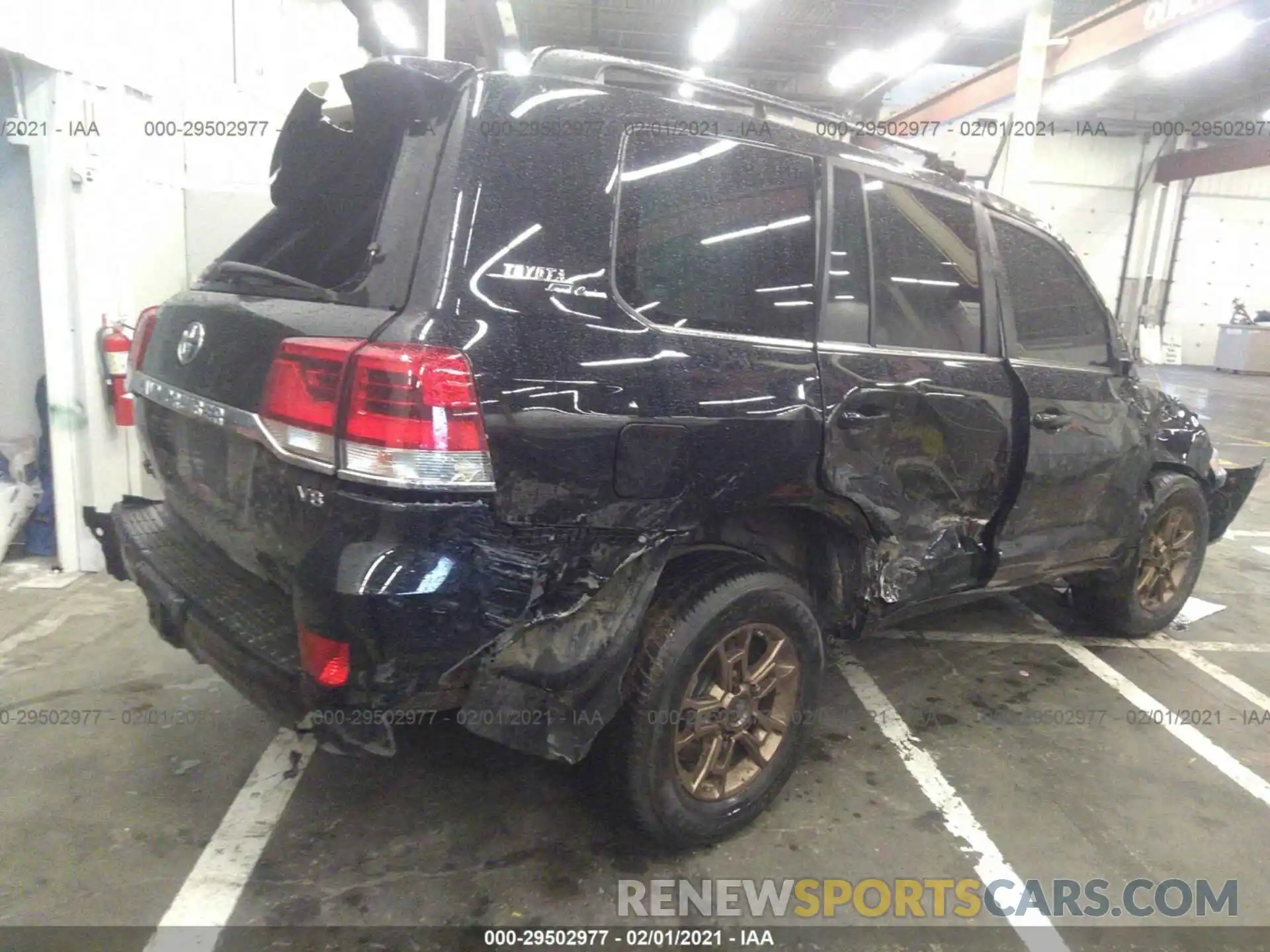 4 Photograph of a damaged car JTMCY7AJ8L4088380 TOYOTA LAND CRUISER 2020