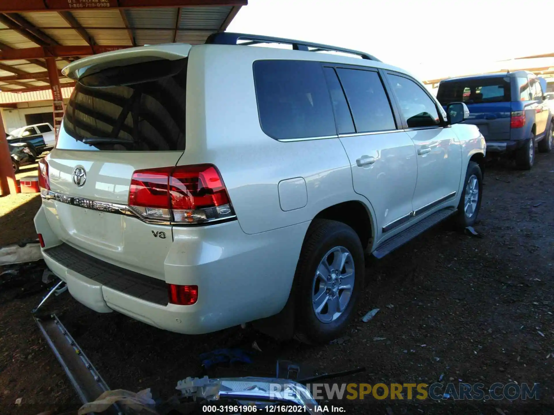 4 Photograph of a damaged car JTMCY7AJ5M4098432 TOYOTA LAND CRUISER 2021