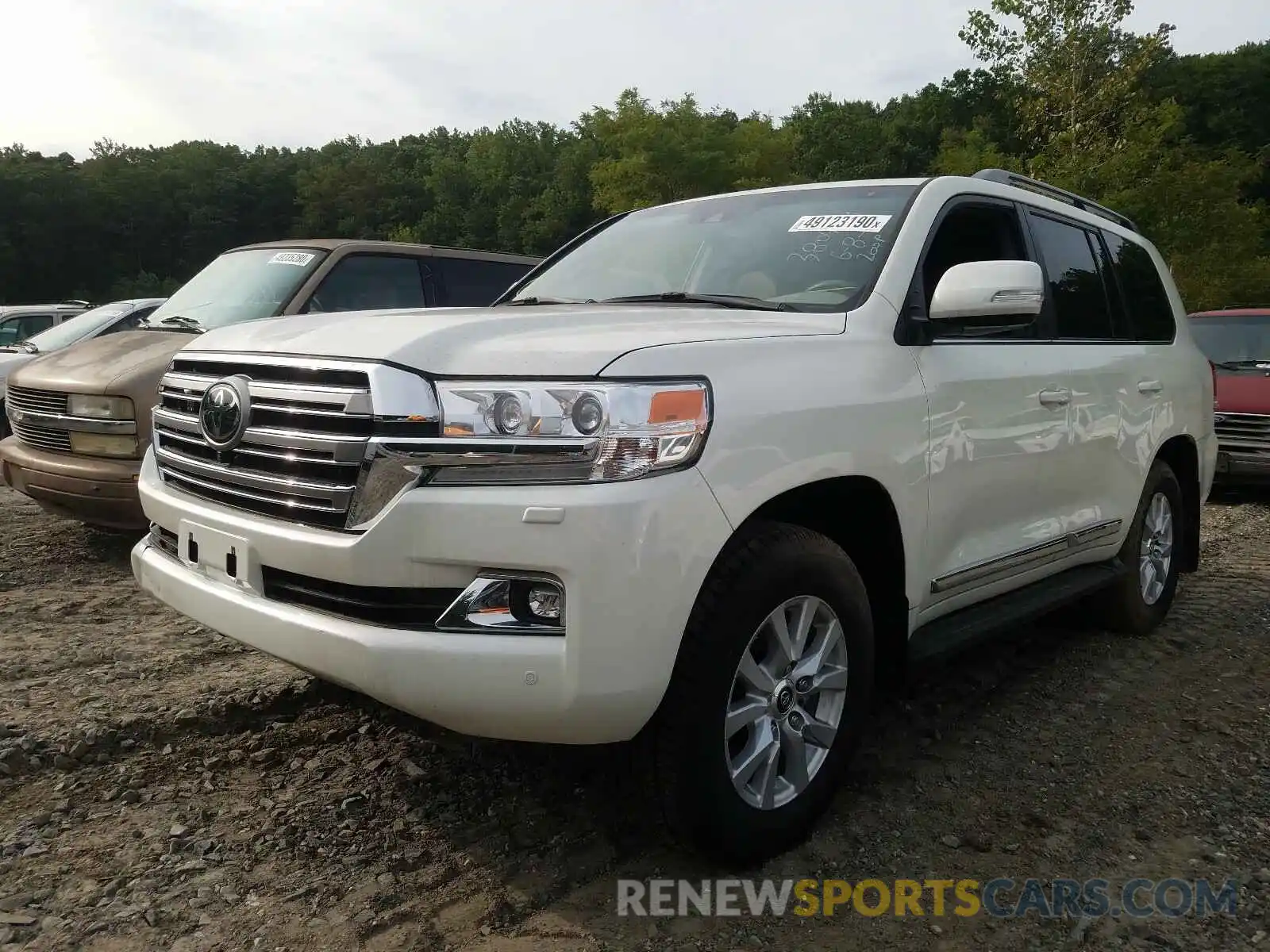 2 Photograph of a damaged car JTMCY7AJ2K4082895 TOYOTA LANDCRUISR 2019