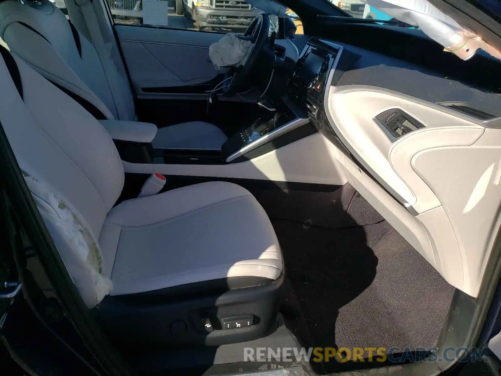 5 Photograph of a damaged car JTDBVRBD1KA007146 TOYOTA MIRAI 2019