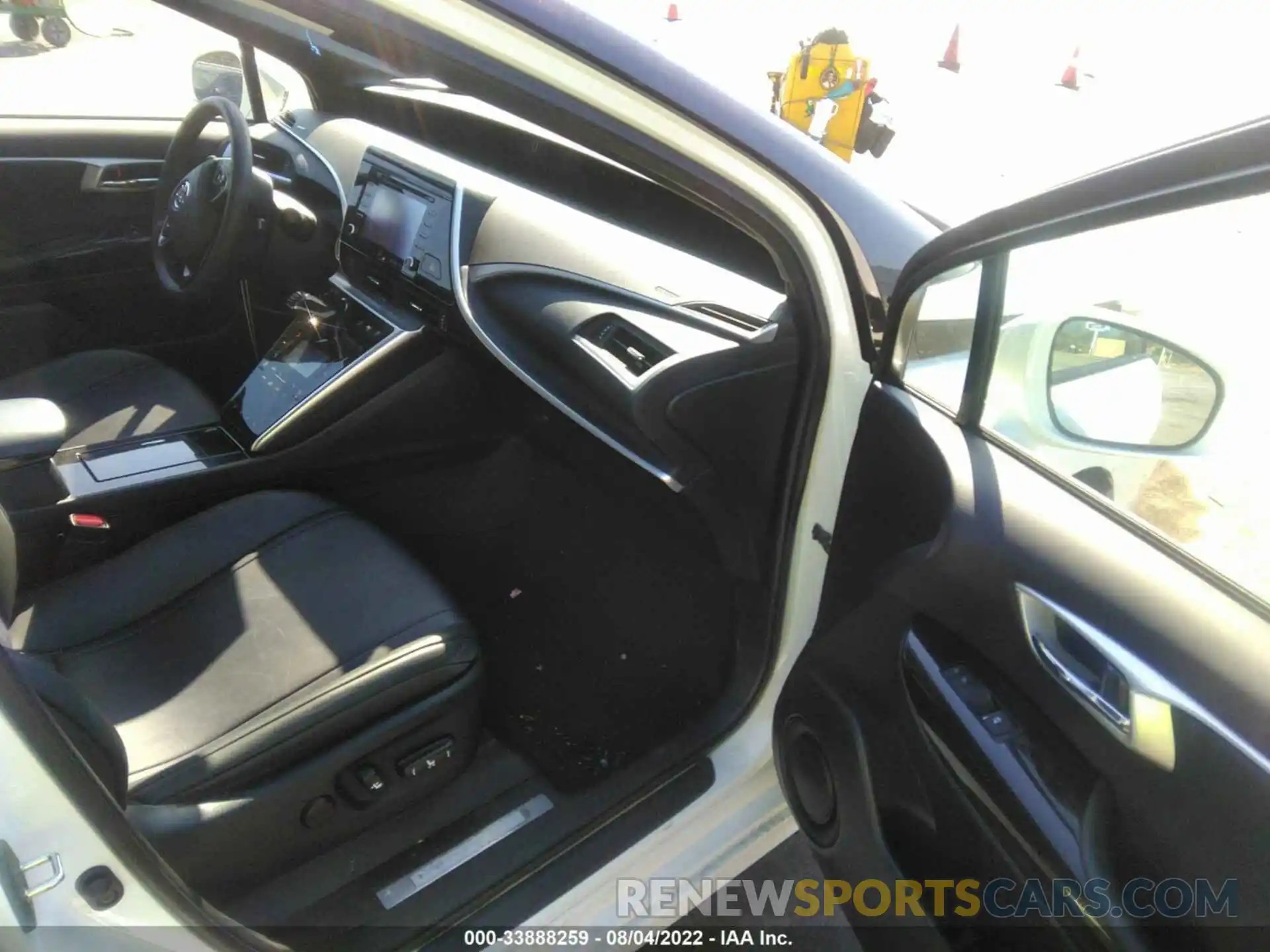 5 Photograph of a damaged car JTDBVRBD6KA005618 TOYOTA MIRAI 2019