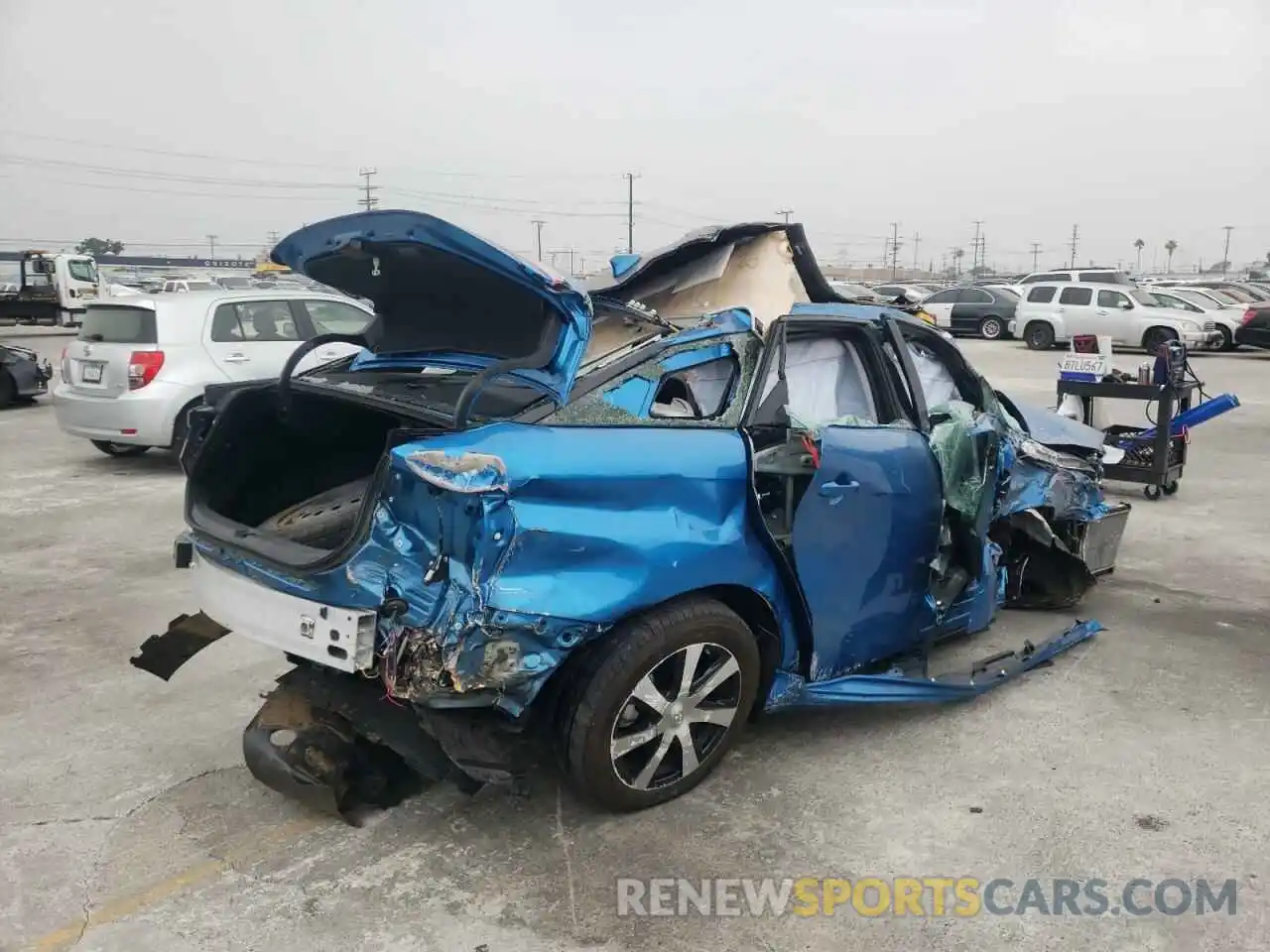 4 Photograph of a damaged car JTDBVRBD4LA008230 TOYOTA MIRAI 2020