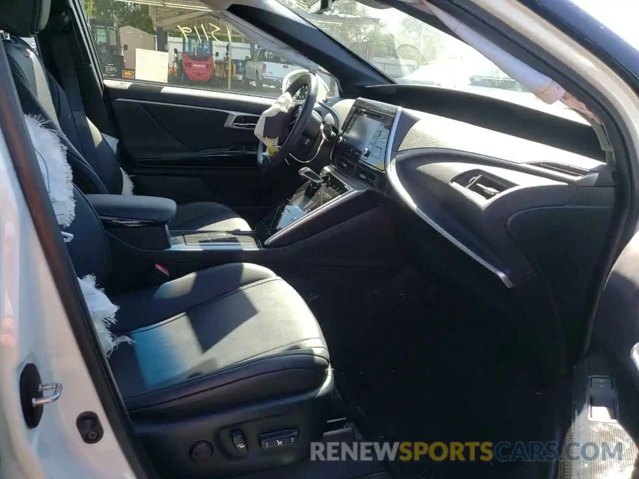 5 Photograph of a damaged car JTDBVRBD6LA007953 TOYOTA MIRAI 2020