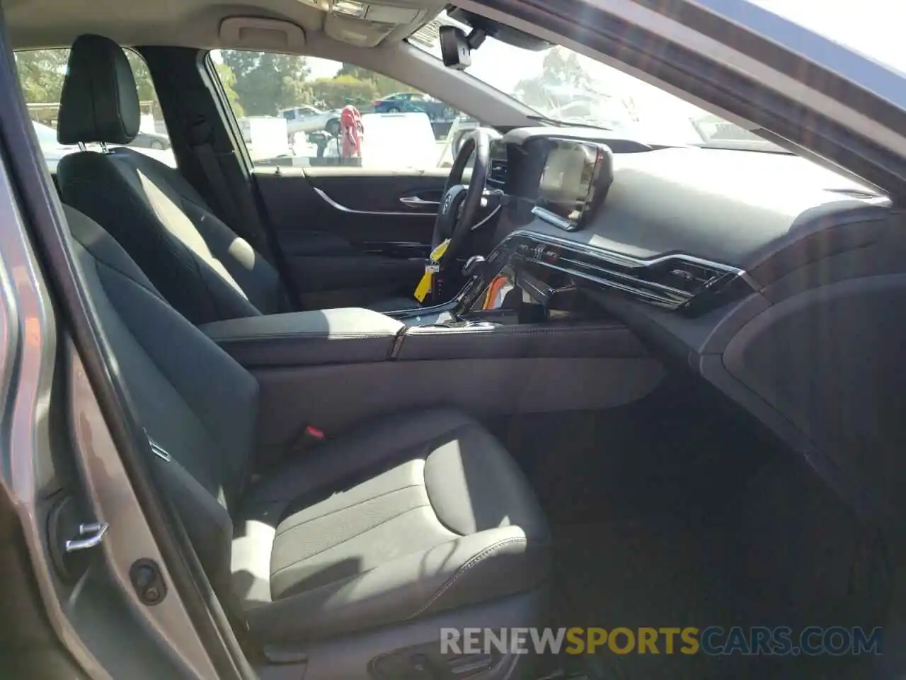 5 Photograph of a damaged car JTDAAAAA4MA000825 TOYOTA MIRAI 2021