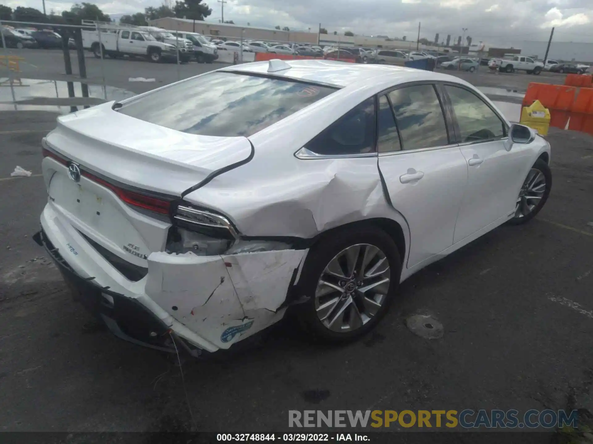 4 Photograph of a damaged car JTDAAAAA4MA001103 TOYOTA MIRAI 2021