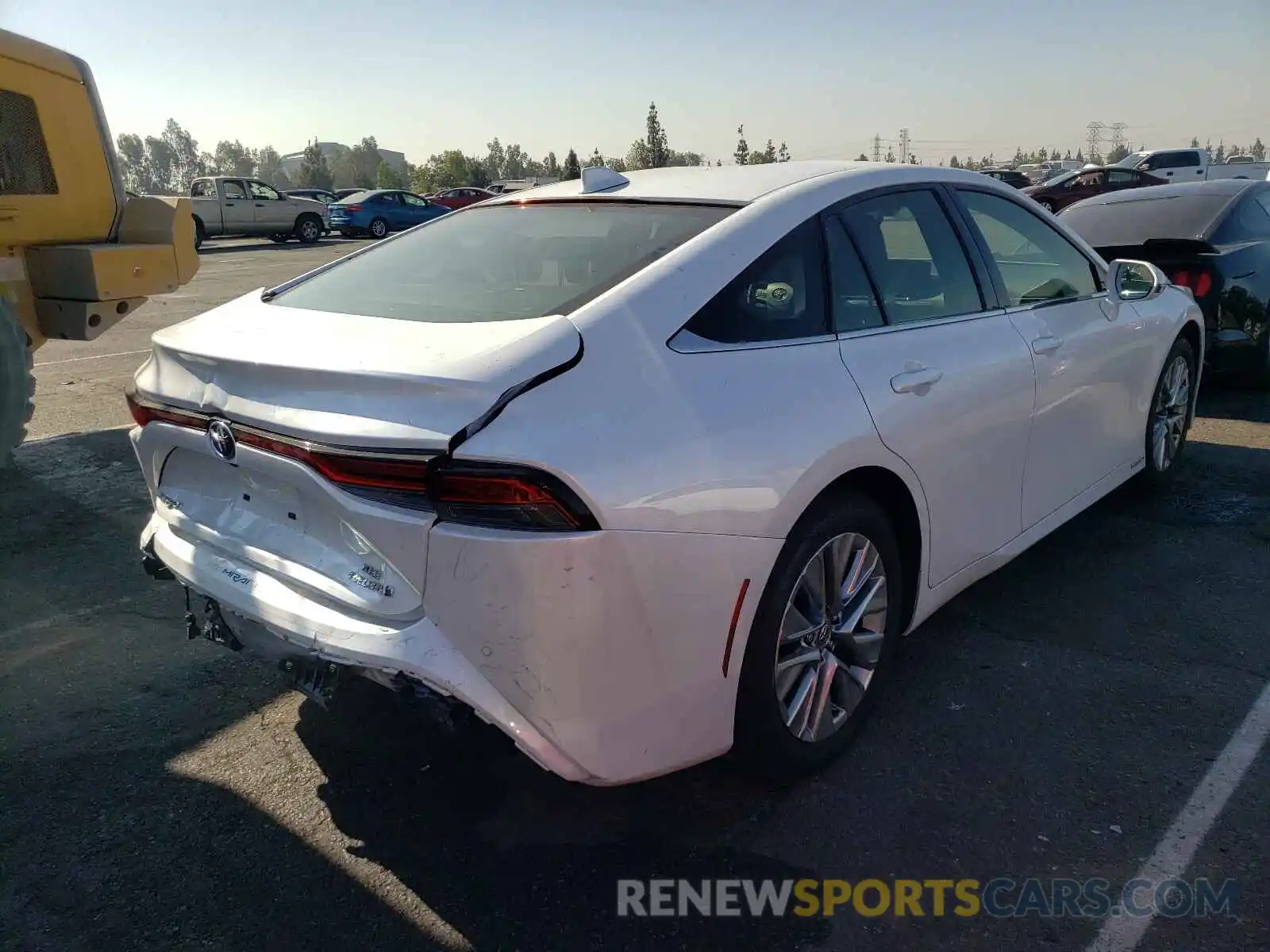 4 Photograph of a damaged car JTDAAAAA6MA001037 TOYOTA MIRAI 2021