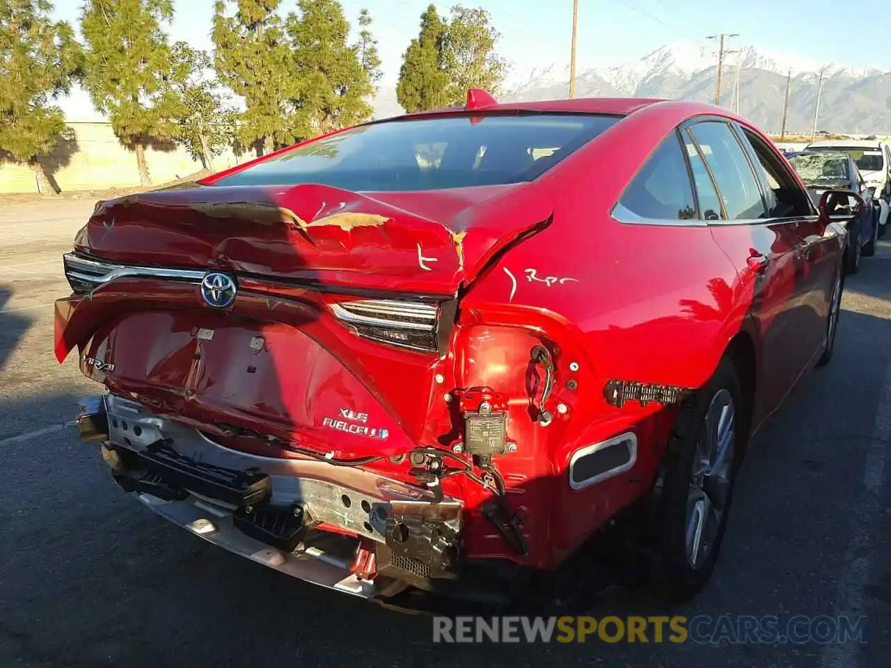 4 Photograph of a damaged car JTDAAAAA9MA000657 TOYOTA MIRAI 2021