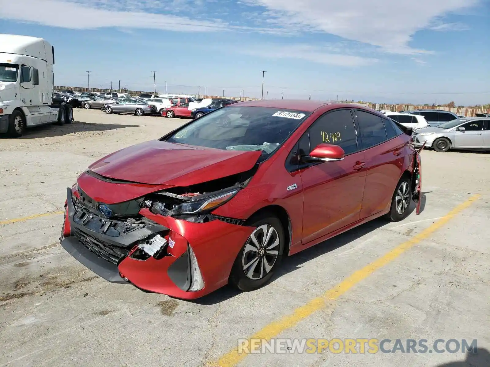 2 Фотография поврежденного автомобиля JTDKARFP3K3114946 TOYOTA PRIUS 2019