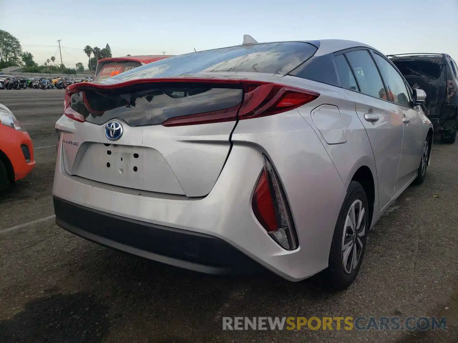 4 Фотография поврежденного автомобиля JTDKARFP9K3110075 TOYOTA PRIUS 2019