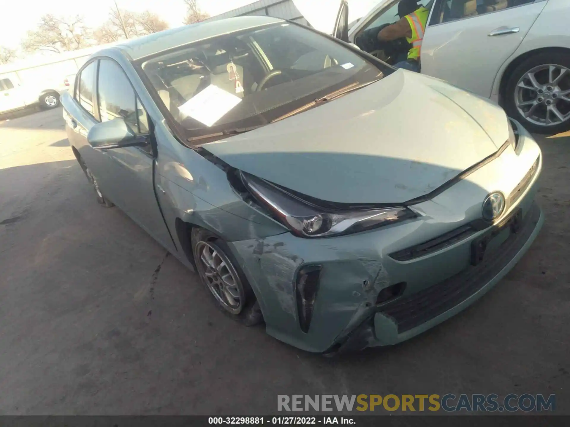 1 Фотография поврежденного автомобиля JTDKARFU0K3076503 TOYOTA PRIUS 2019