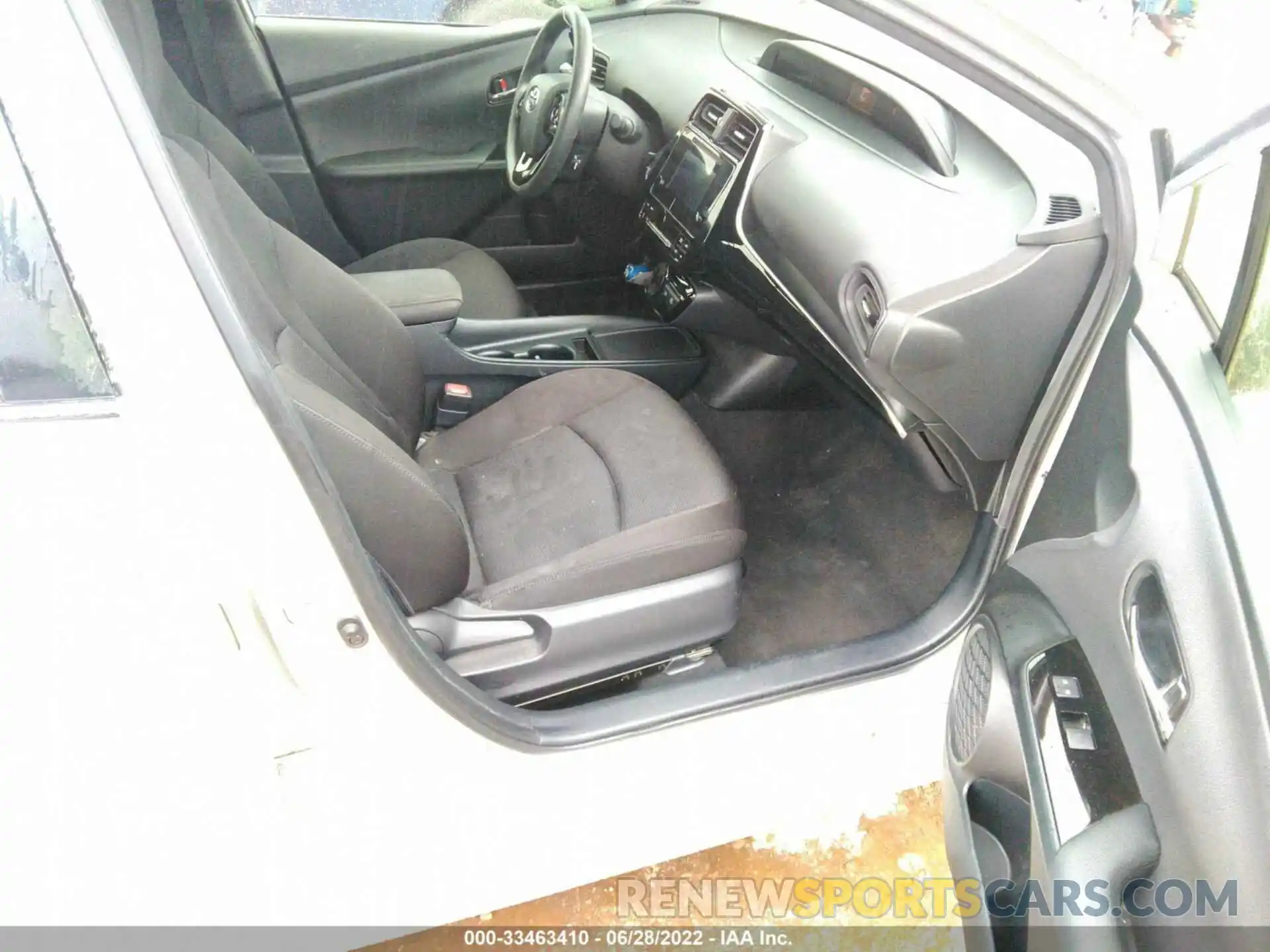 5 Photograph of a damaged car JTDKARFU0K3086710 TOYOTA PRIUS 2019